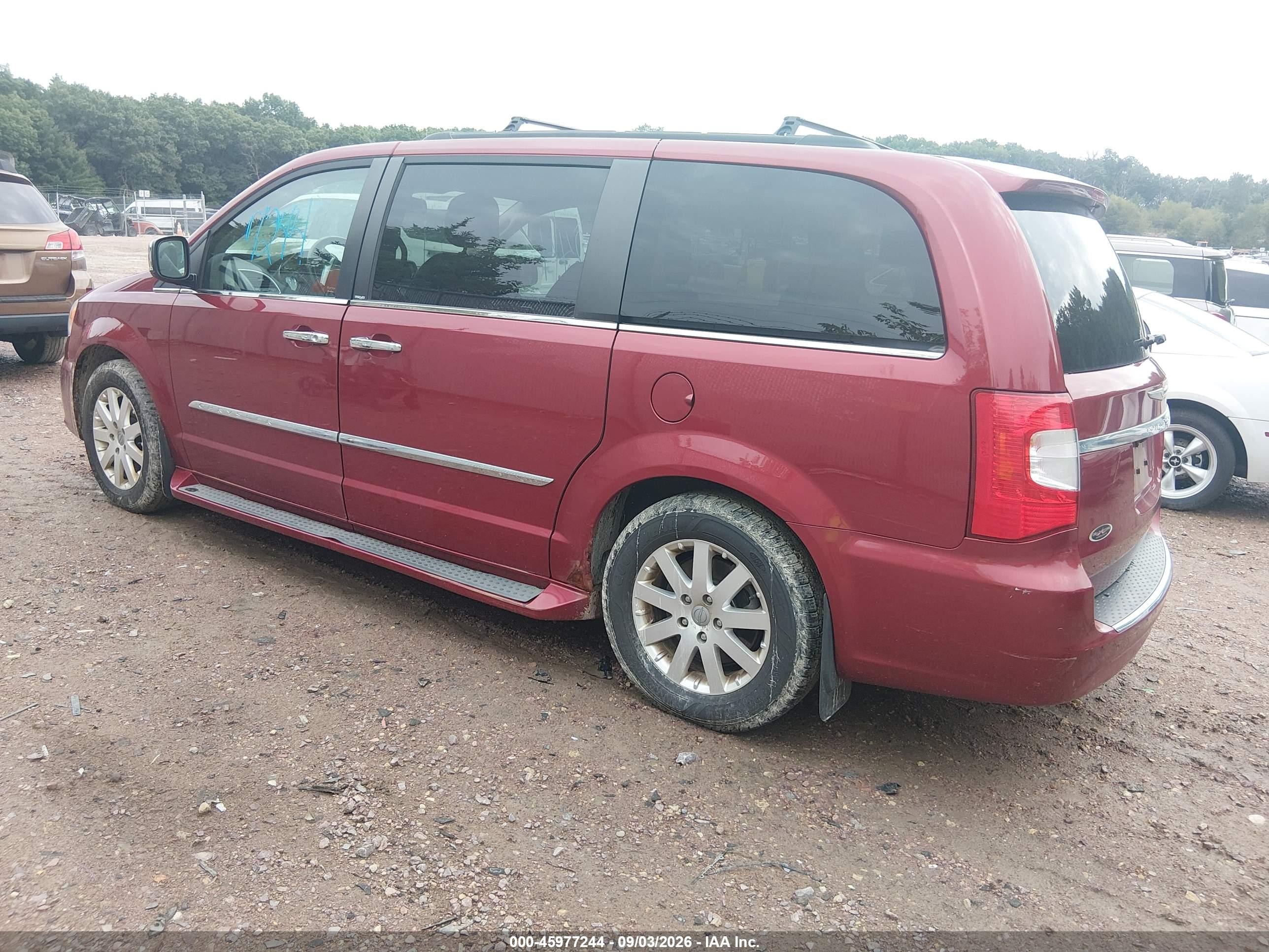 2012 Chrysler Town & Country Touring-l Maroon vin: 2C4RC1CG2CR338703