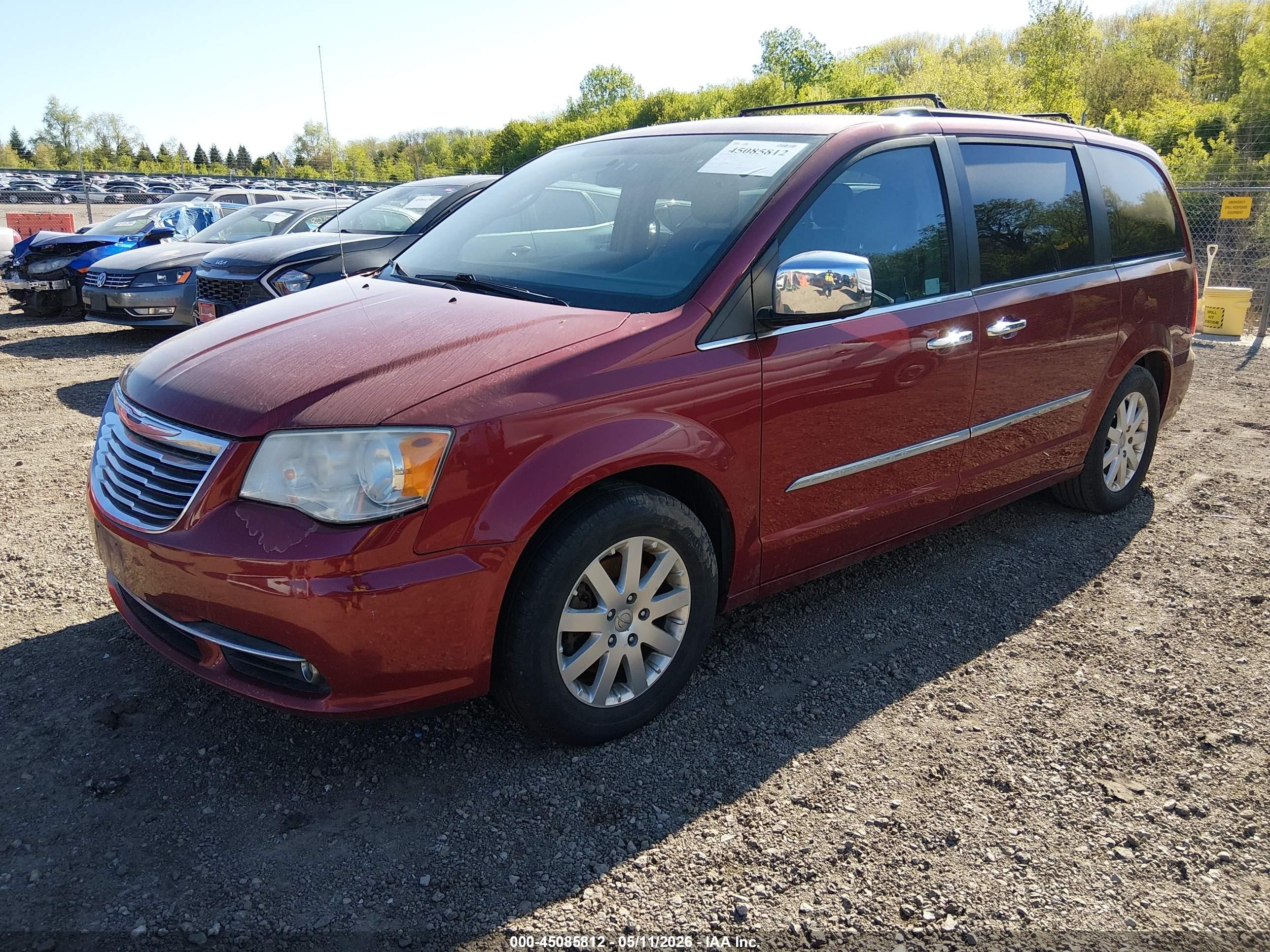 2012 Chrysler Town & Country Touring-l Red vin: 2C4RC1CG2CR363889