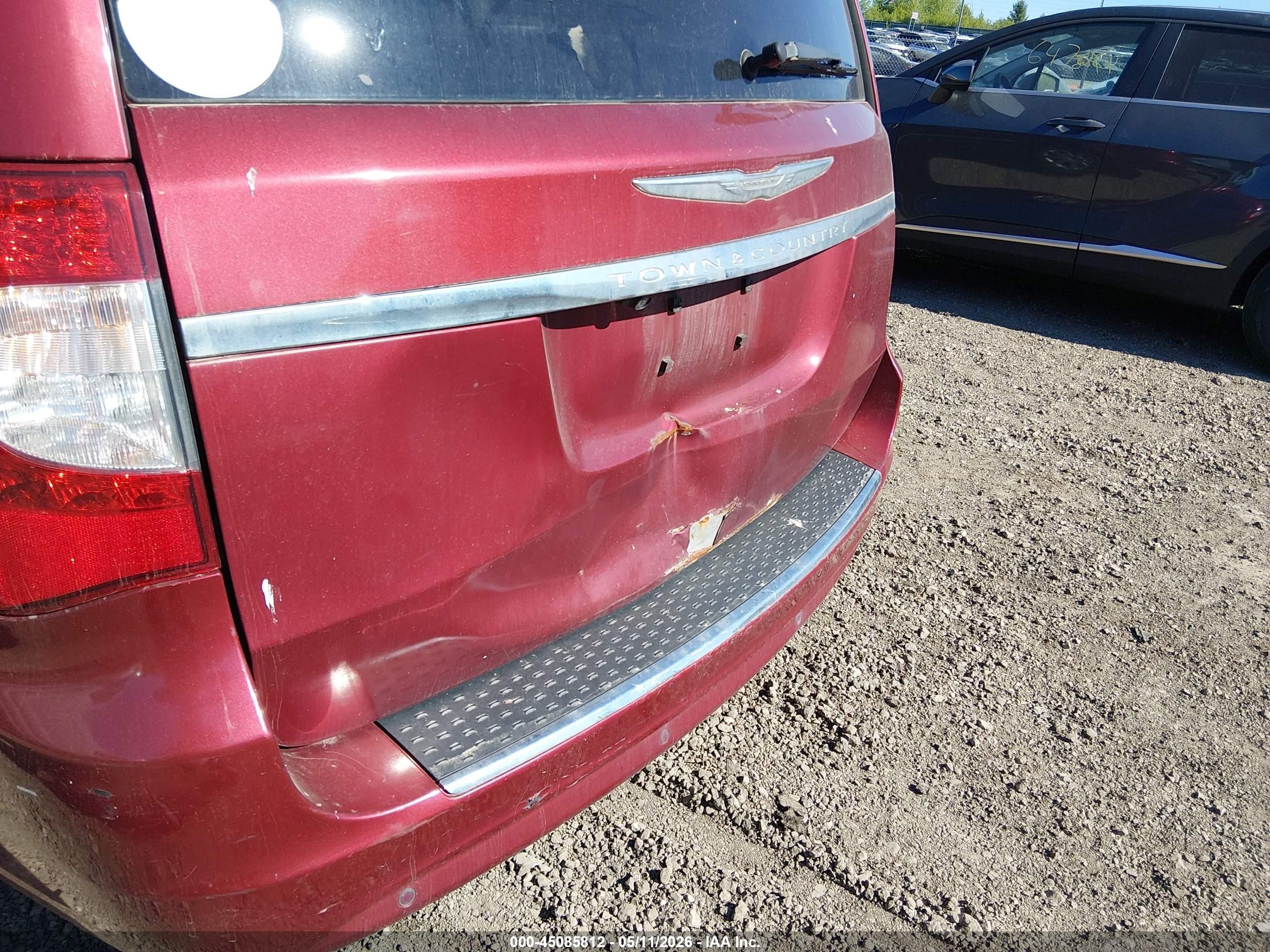 2012 Chrysler Town & Country Touring-l Red vin: 2C4RC1CG2CR363889