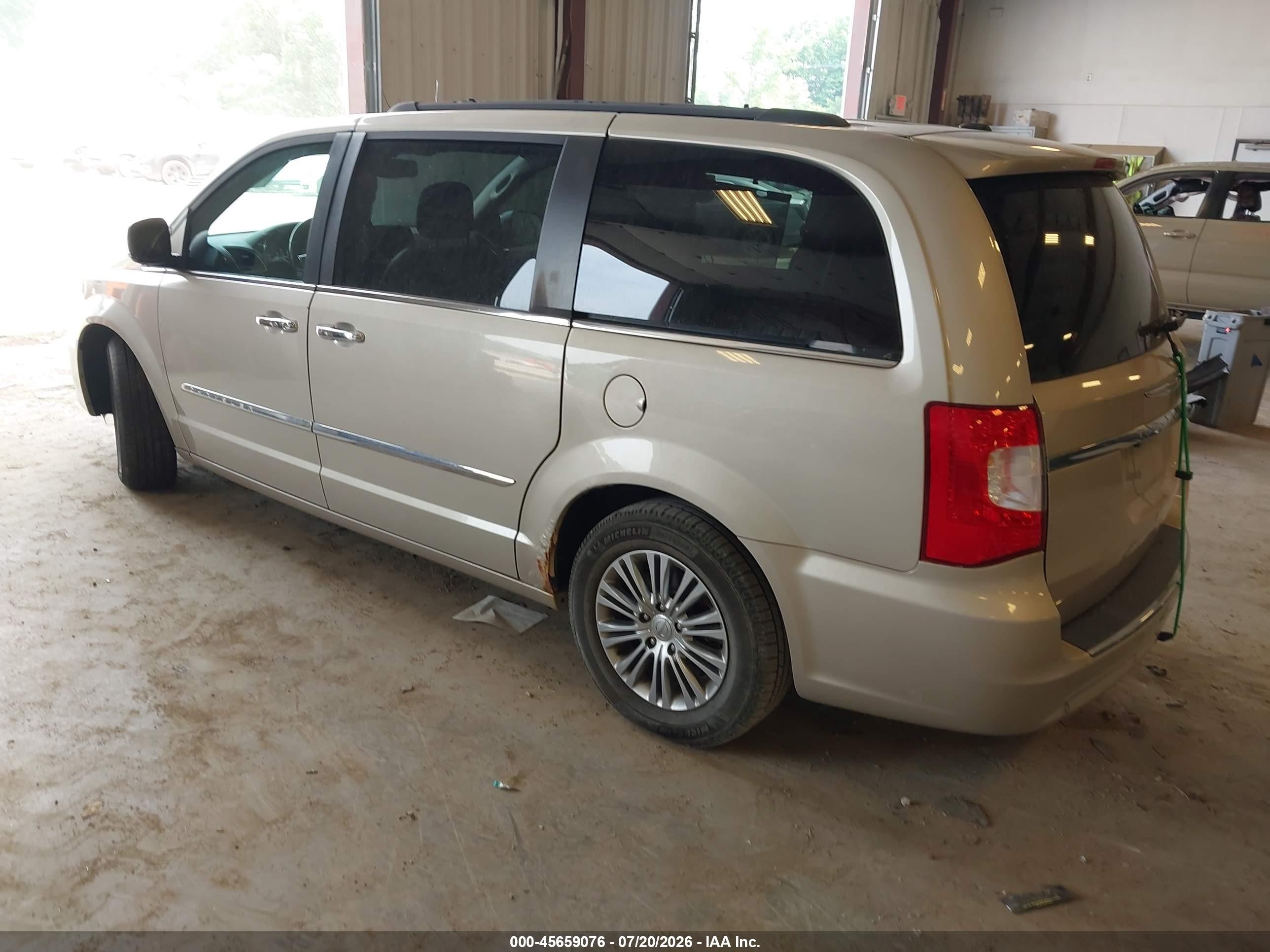 2013 Chrysler Town & Country Touring-l Желто-коричневый vin: 2C4RC1CG2DR510634