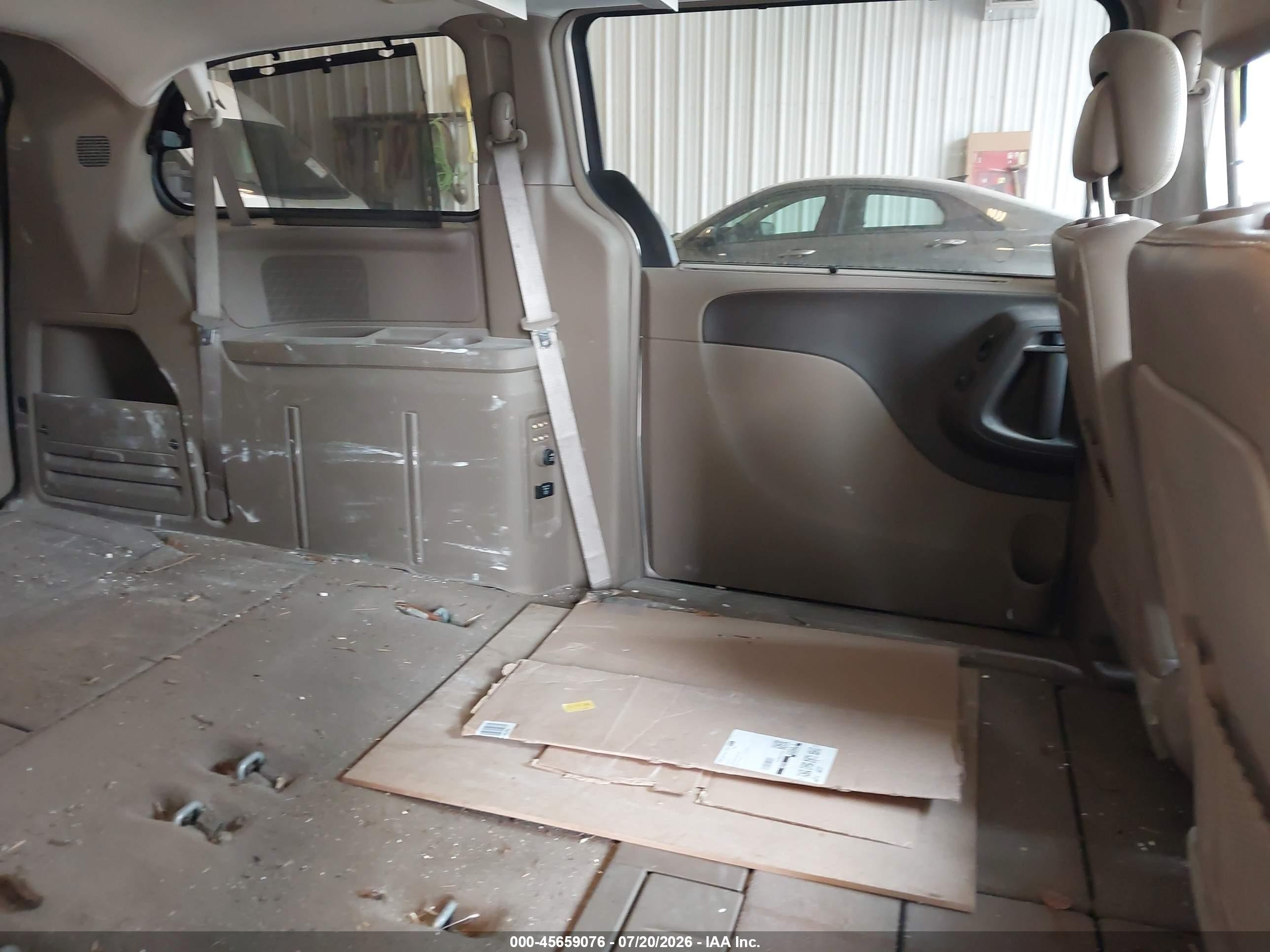 2013 Chrysler Town & Country Touring-l Желто-коричневый vin: 2C4RC1CG2DR510634
