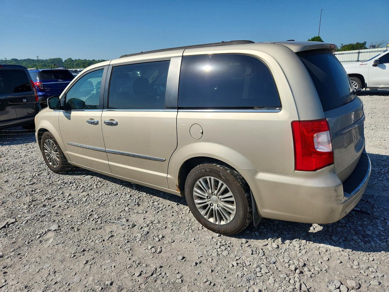 2013 Chrysler Town & Country Touring L Tan vin: 2C4RC1CG2DR558022