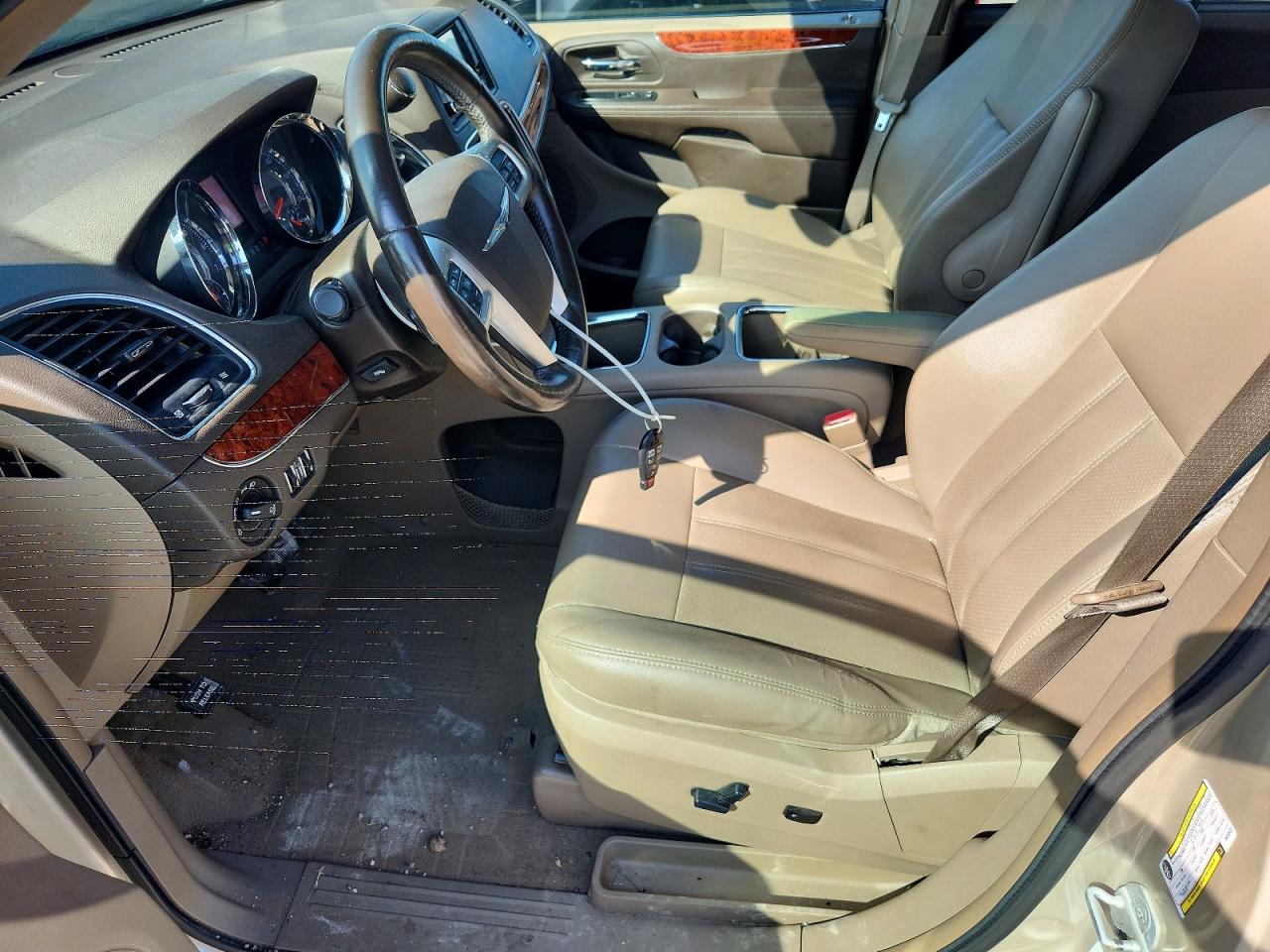 2013 Chrysler Town & Country Touring L Tan vin: 2C4RC1CG2DR558022