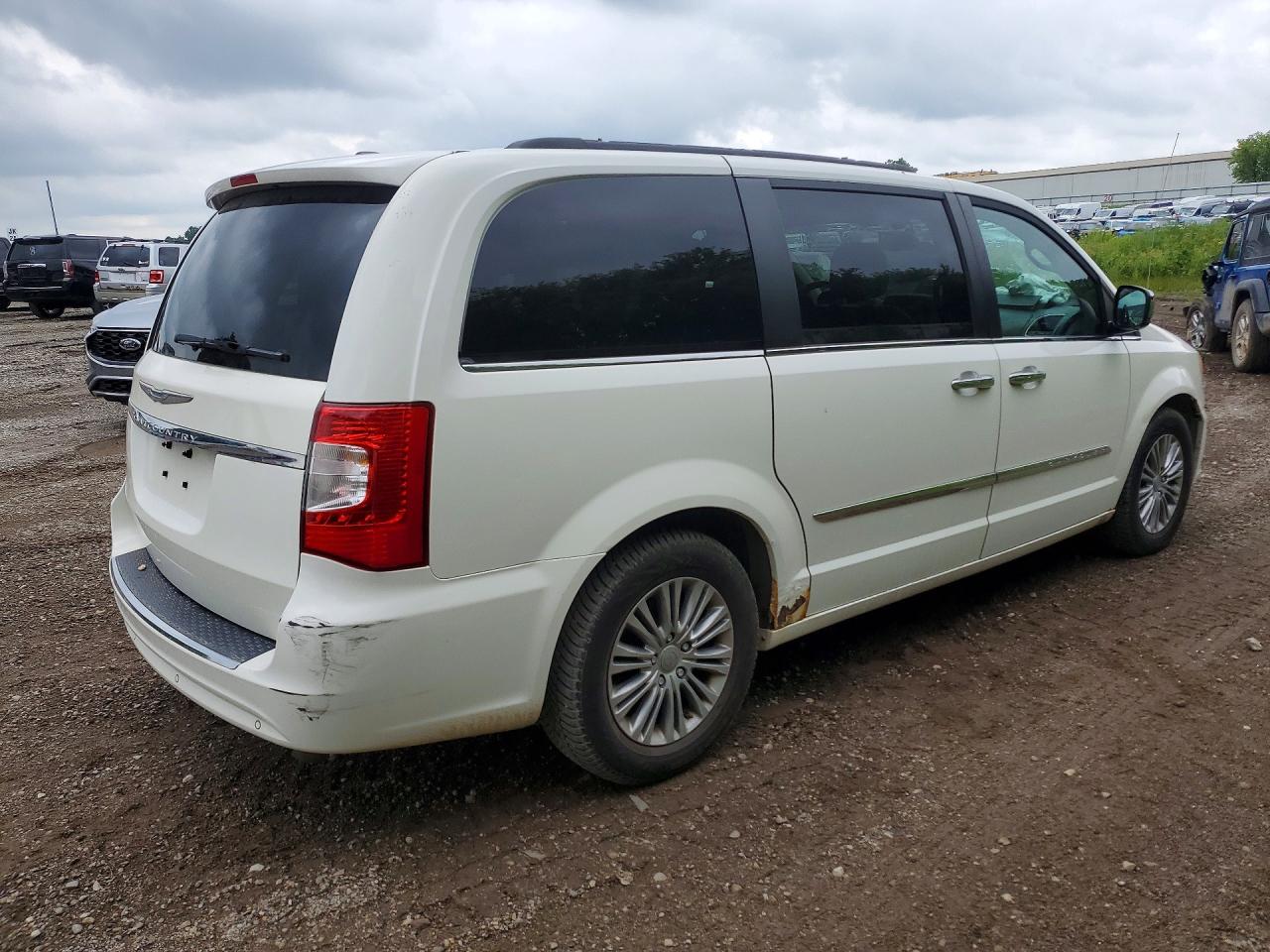 2013 Chrysler Town & Country Touring L White vin: 2C4RC1CG2DR559090