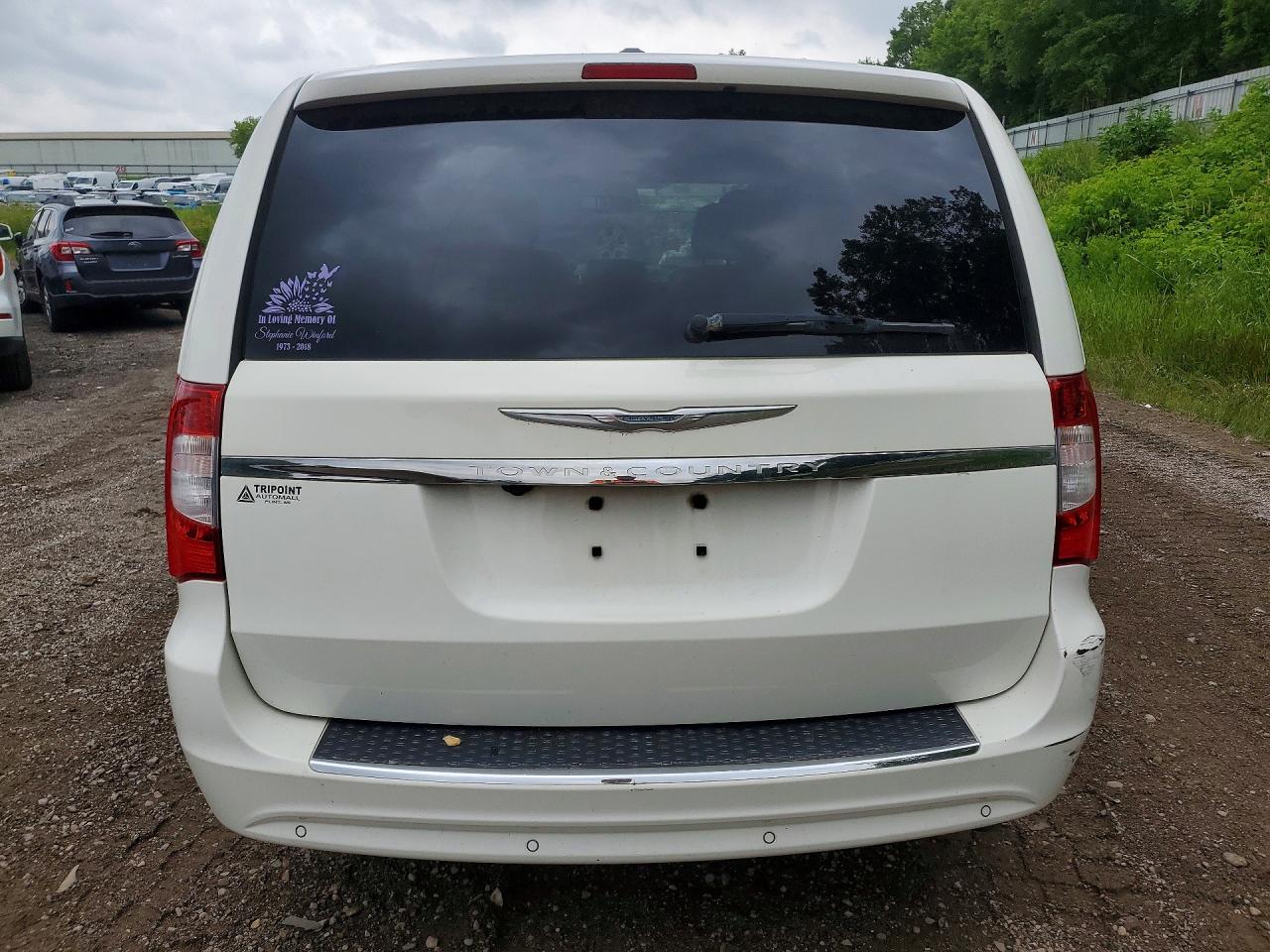 2013 Chrysler Town & Country Touring L White vin: 2C4RC1CG2DR559090