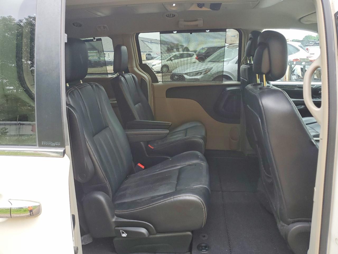 2013 Chrysler Town & Country Touring L White vin: 2C4RC1CG2DR559090