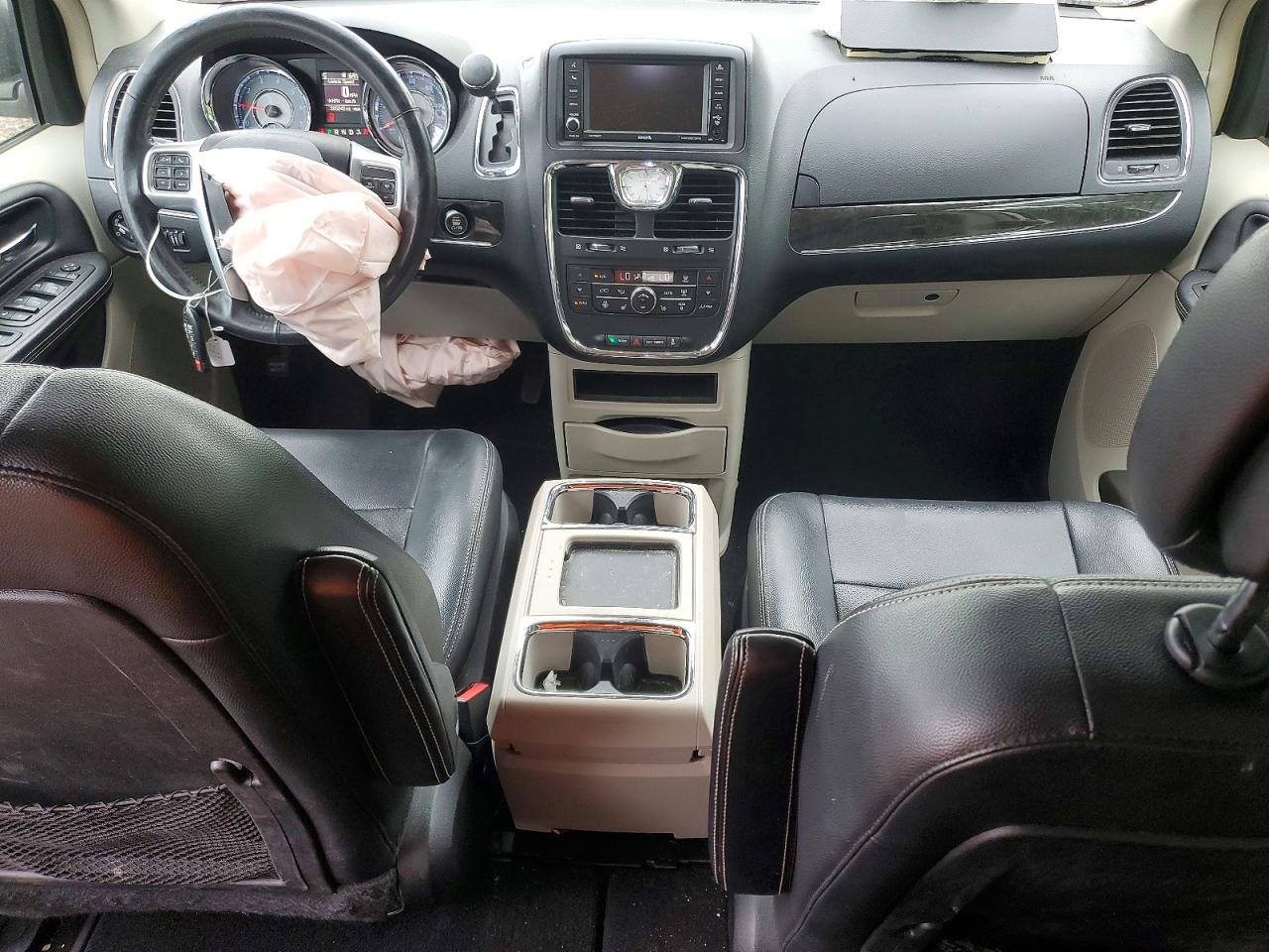 2013 Chrysler Town & Country Touring L White vin: 2C4RC1CG2DR559090