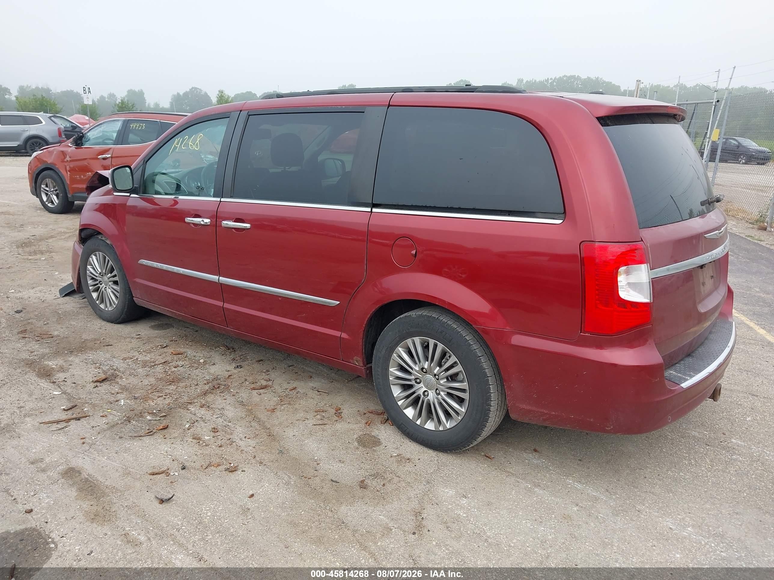 2013 Chrysler Town & Country Touring-l Red vin: 2C4RC1CG2DR588508