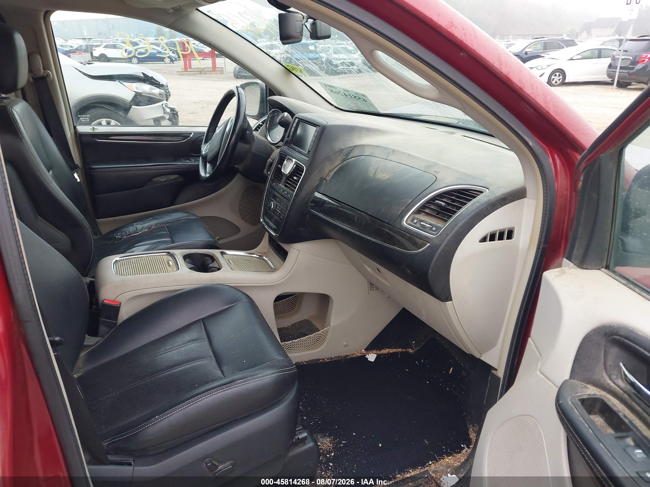 2013 Chrysler Town & Country Touring-l Red vin: 2C4RC1CG2DR588508