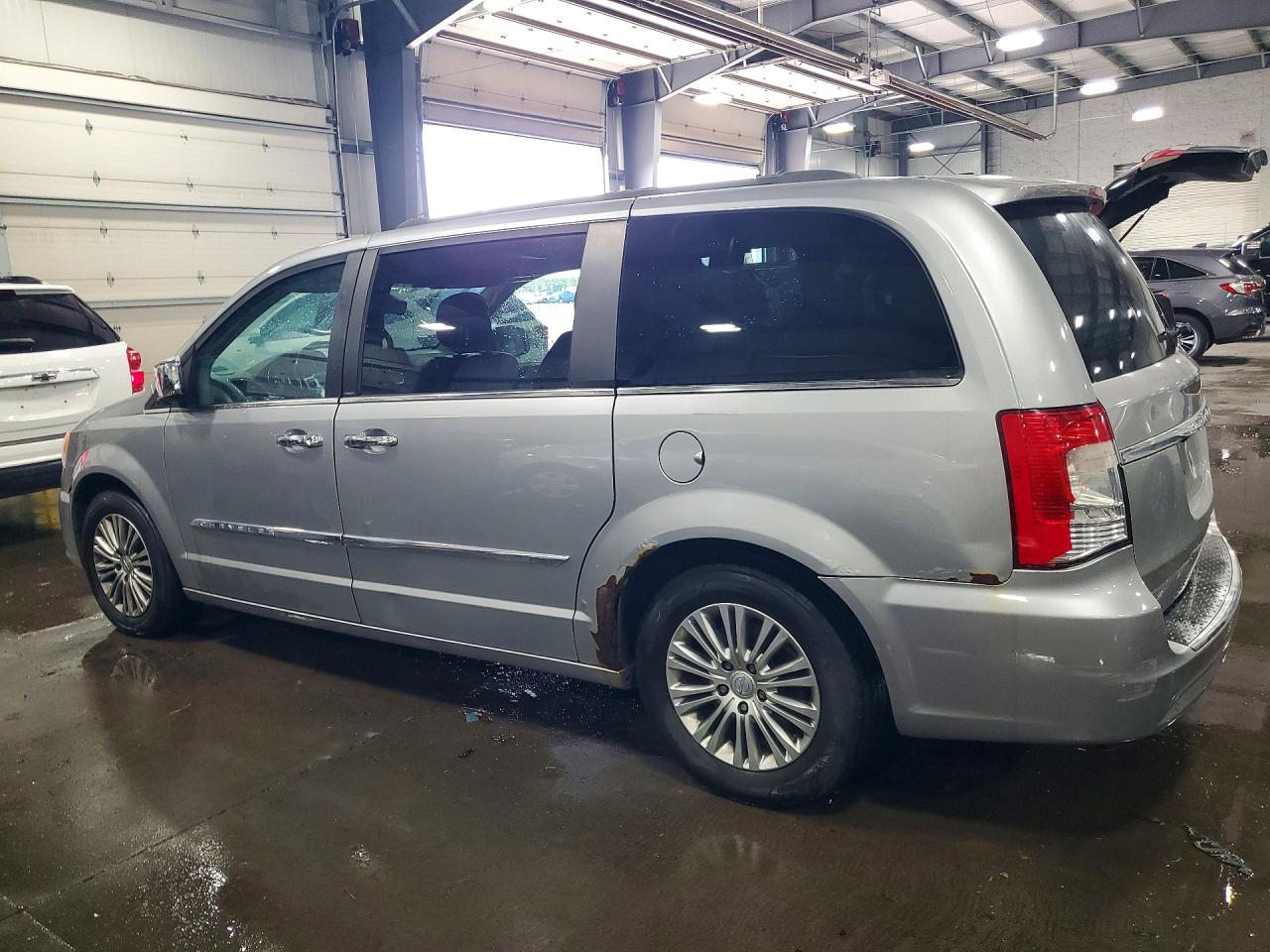 2013 Chrysler Town & Country Touring L Silver vin: 2C4RC1CG2DR621748