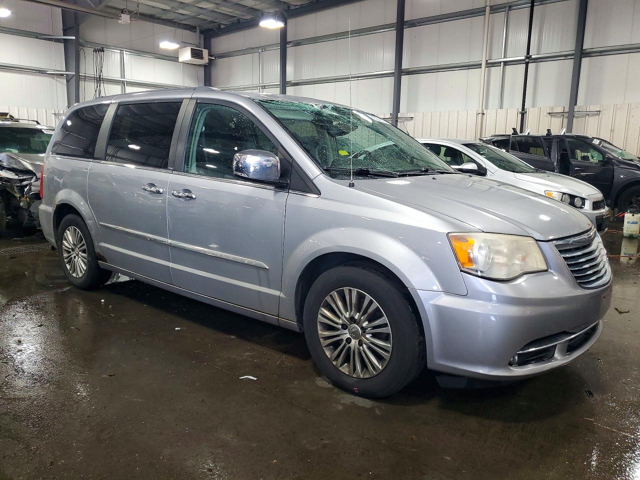 2013 Chrysler Town & Country Touring L Silver vin: 2C4RC1CG2DR621748
