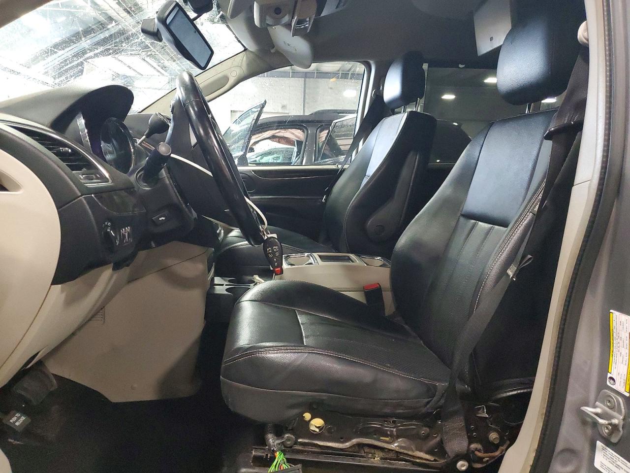 2013 Chrysler Town & Country Touring L Silver vin: 2C4RC1CG2DR621748