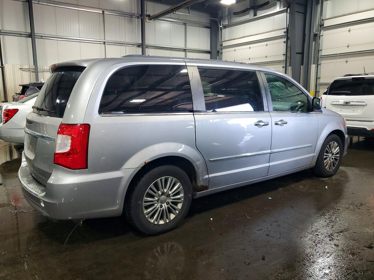 2013 Chrysler Town & Country Touring L Silver vin: 2C4RC1CG2DR621748