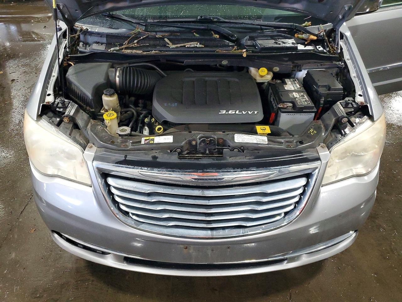 2013 Chrysler Town & Country Touring L Silver vin: 2C4RC1CG2DR621748