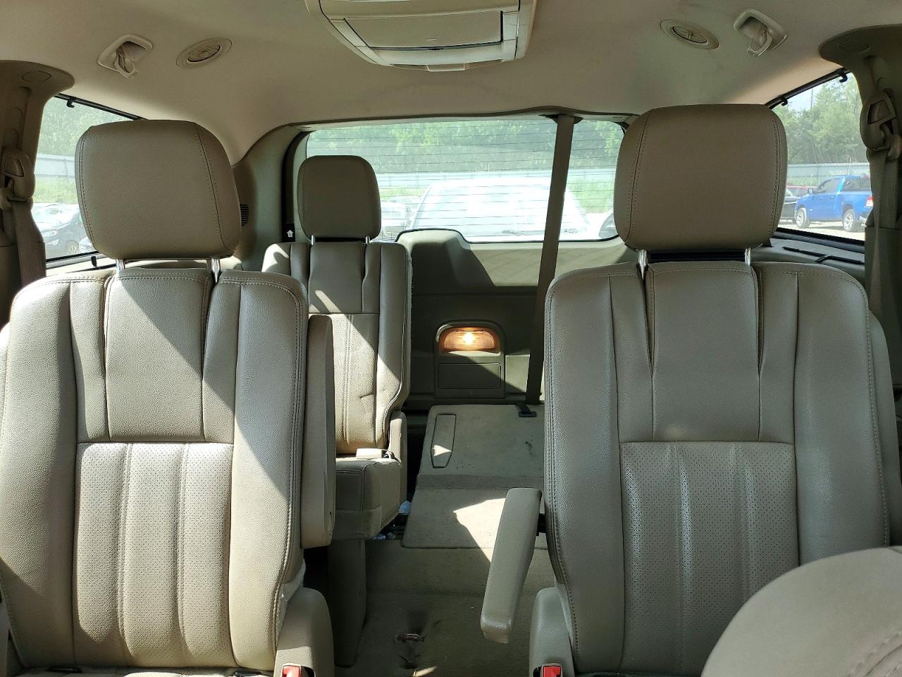 2014 Chrysler Town & Country Touring L Red vin: 2C4RC1CG2ER108226