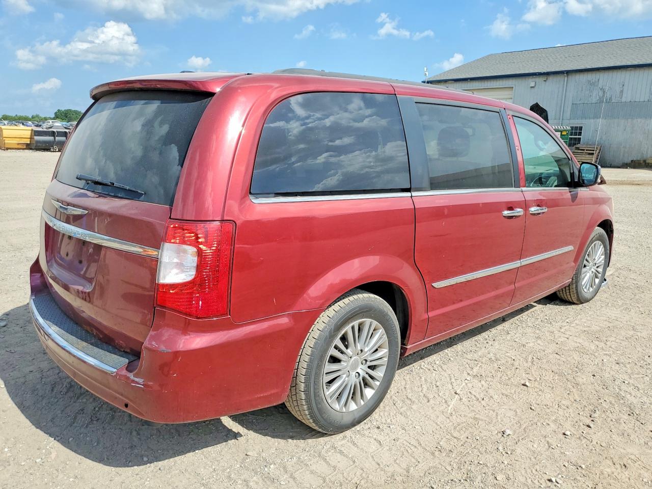 2014 Chrysler Town & Country Touring L Red vin: 2C4RC1CG2ER108226