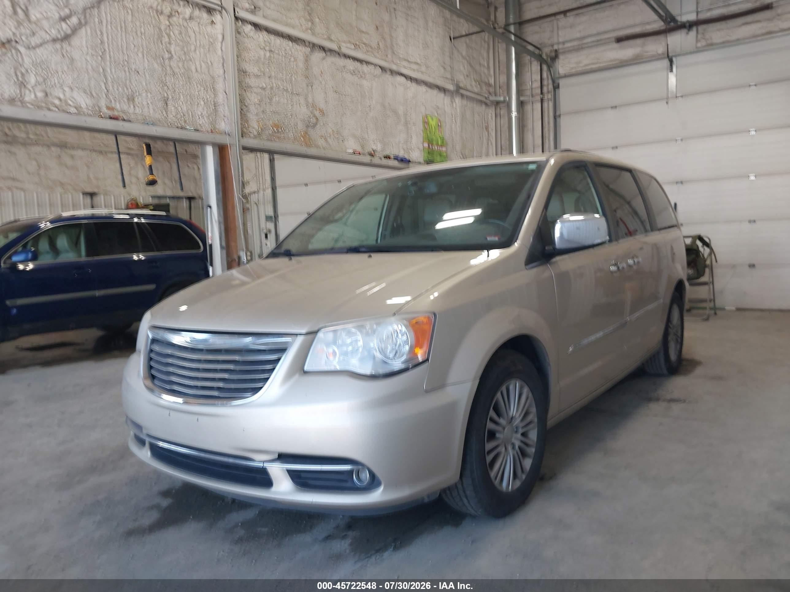 2014 Chrysler Town & Country Touring-l Gold vin: 2C4RC1CG2ER169009