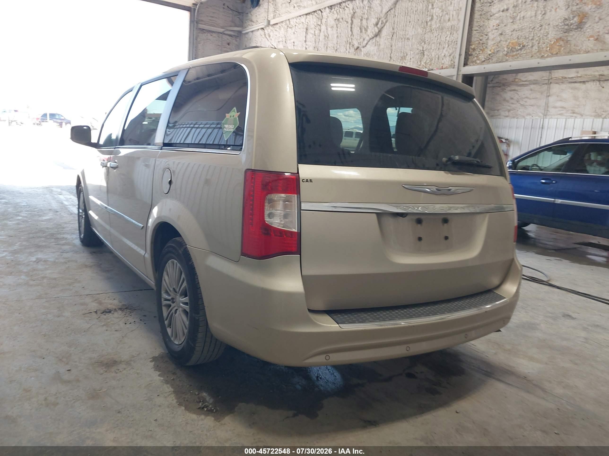 2014 Chrysler Town & Country Touring-l Gold vin: 2C4RC1CG2ER169009