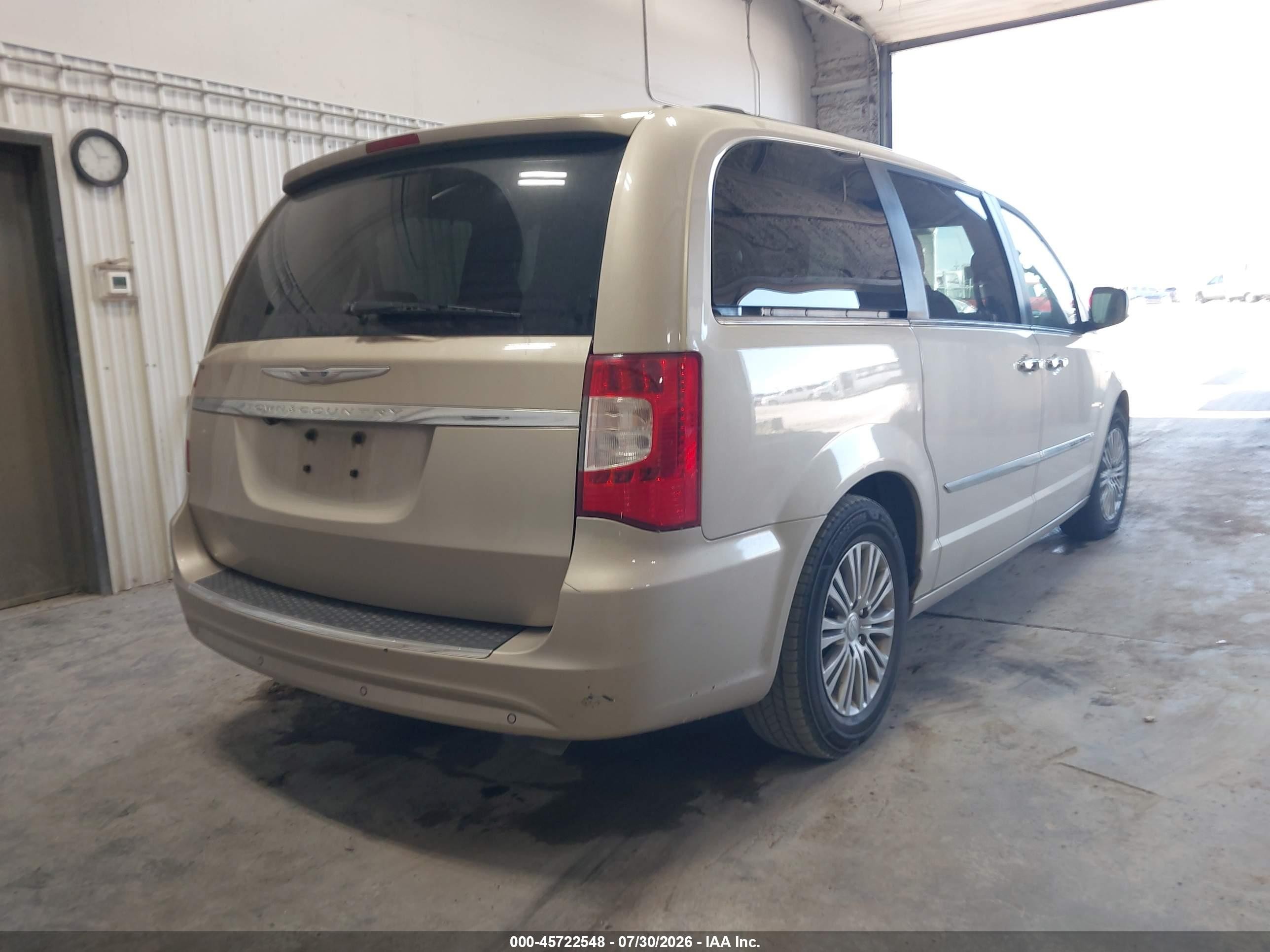 2014 Chrysler Town & Country Touring-l Gold vin: 2C4RC1CG2ER169009