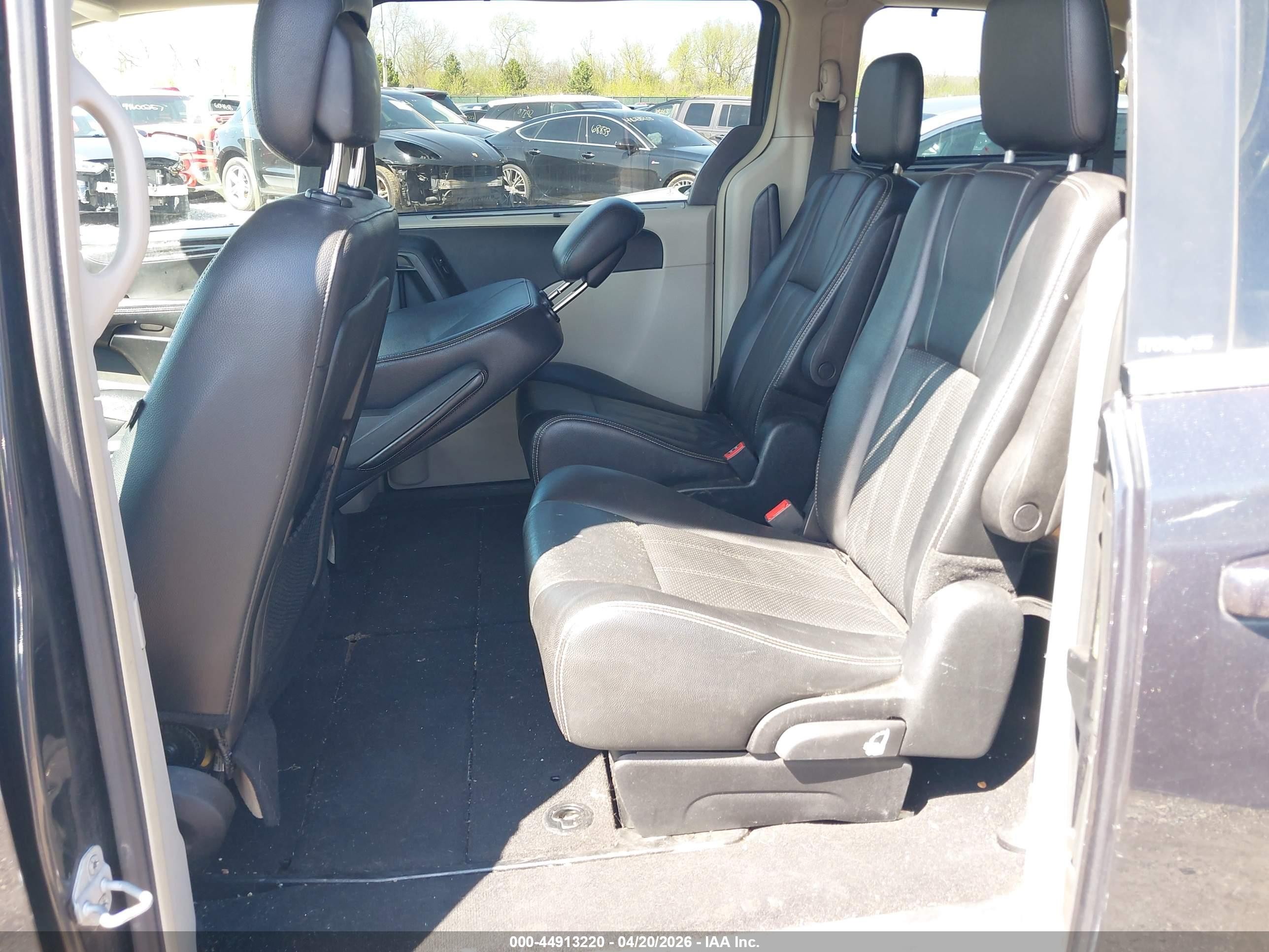 2014 Chrysler Town & Country Touring-l Black vin: 2C4RC1CG2ER188191