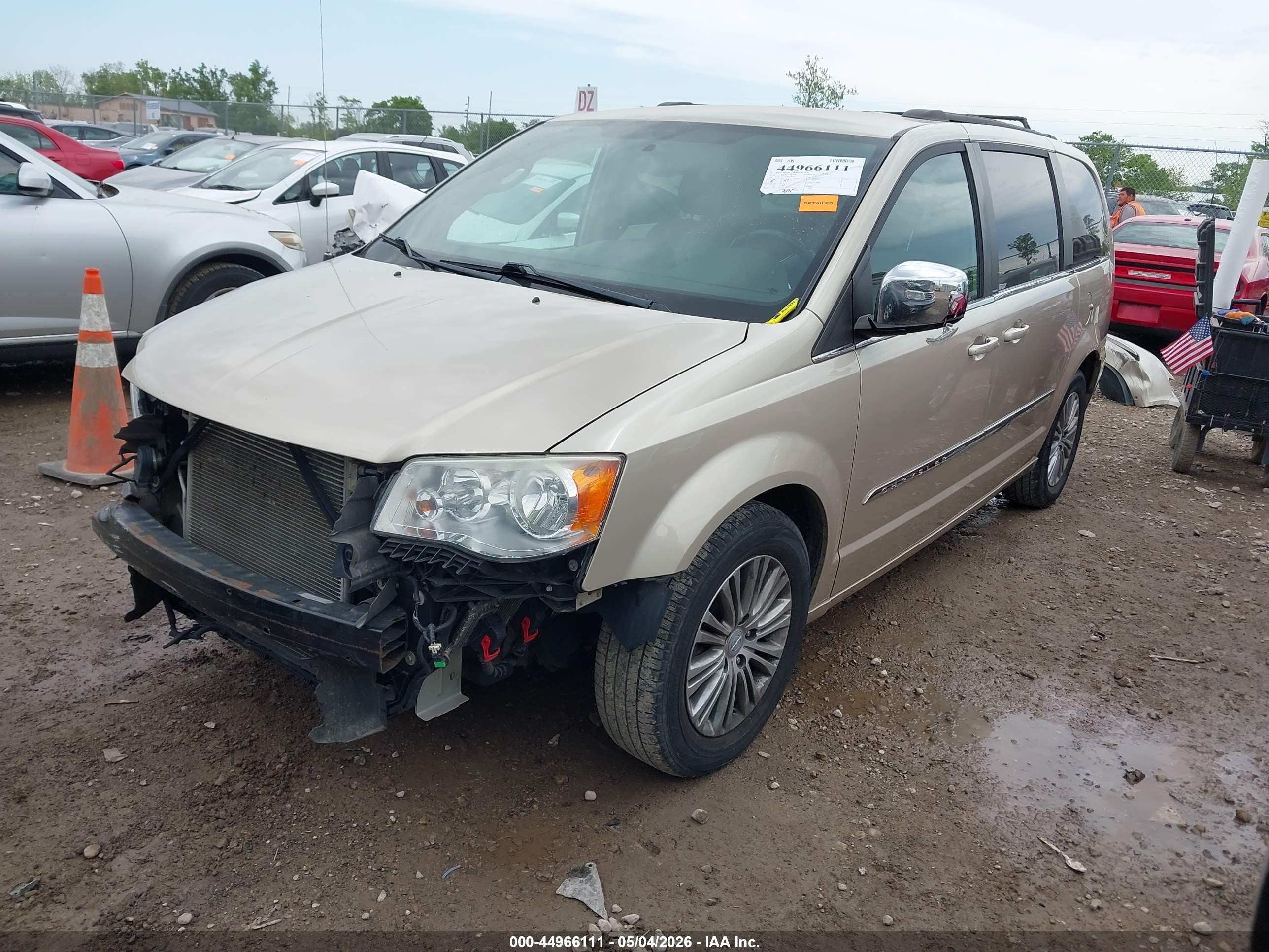 2014 Chrysler Town & Country Touring-l Gold vin: 2C4RC1CG2ER231654