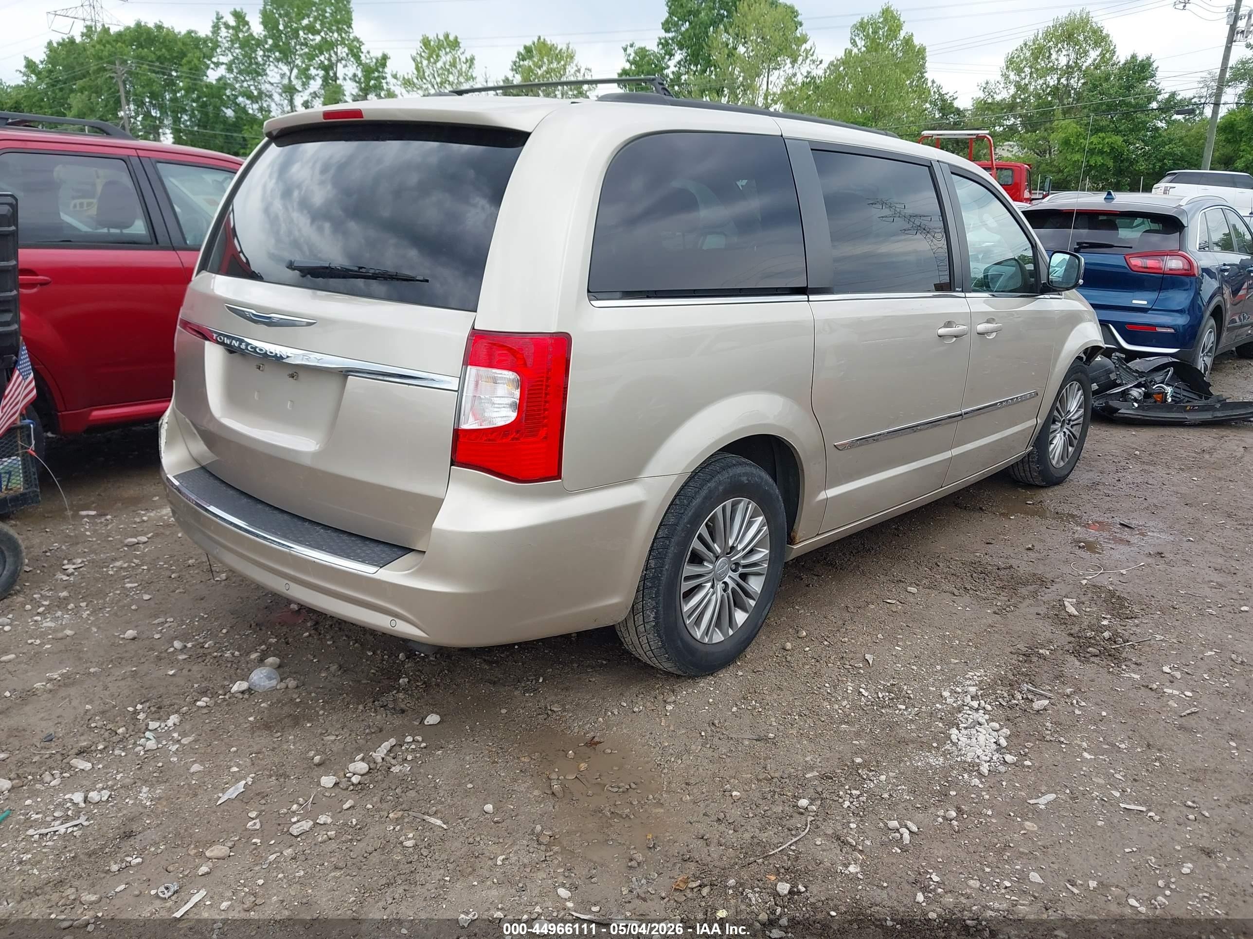 2014 Chrysler Town & Country Touring-l Gold vin: 2C4RC1CG2ER231654