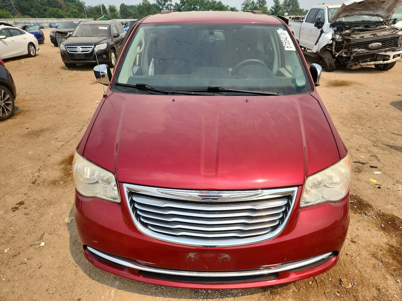 2014 Chrysler Town & Country Touring L Red vin: 2C4RC1CG2ER258725