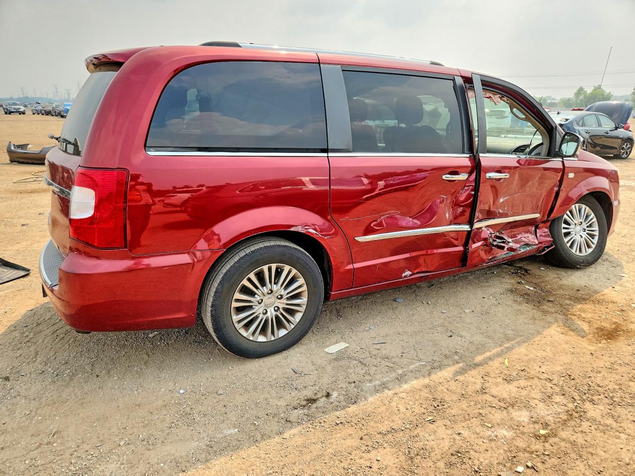 2014 Chrysler Town & Country Touring L Red vin: 2C4RC1CG2ER258725