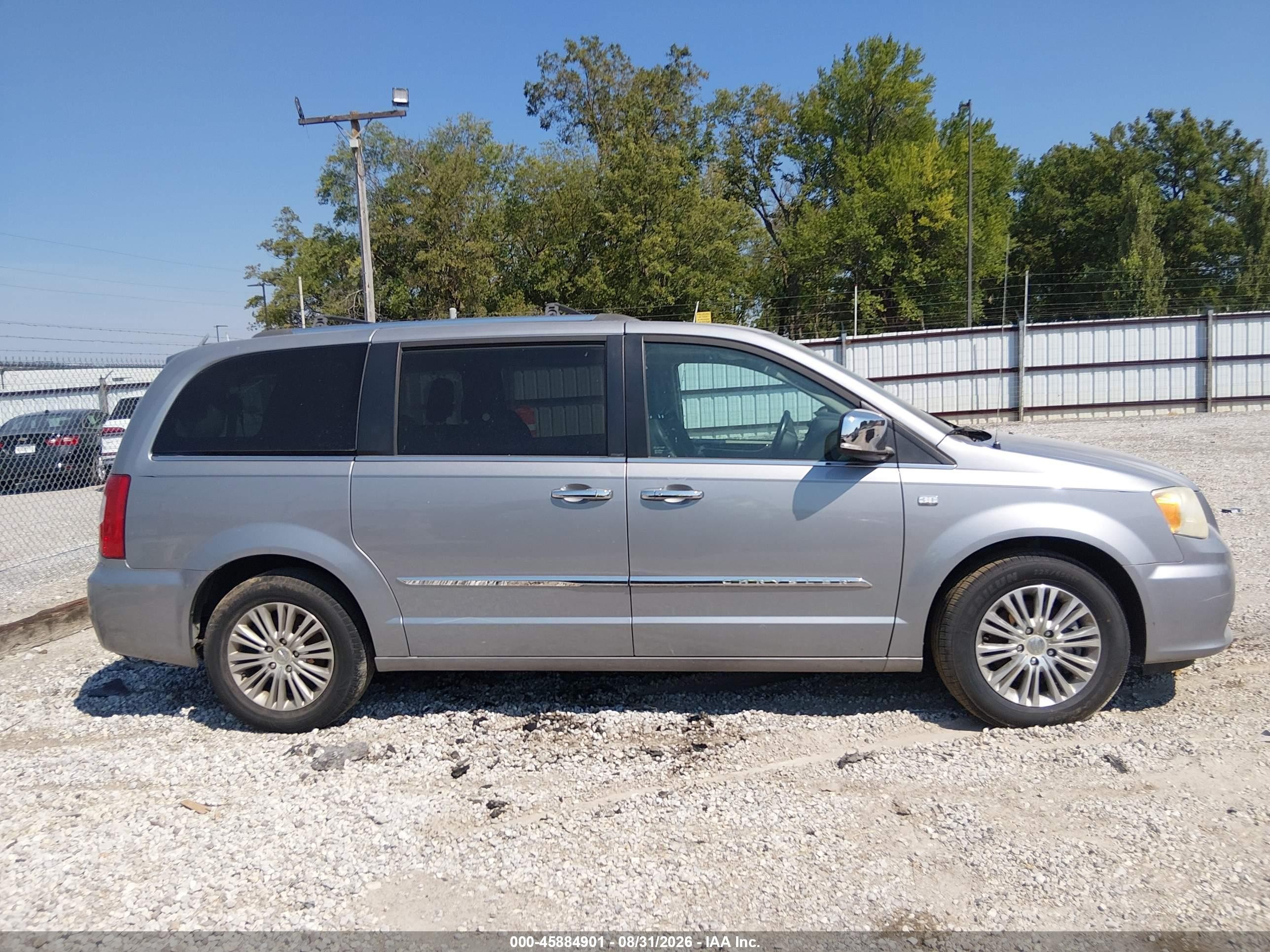 2014 Chrysler Town & Country Touring-l 30th Anniversary Серебряный vin: 2C4RC1CG2ER341250