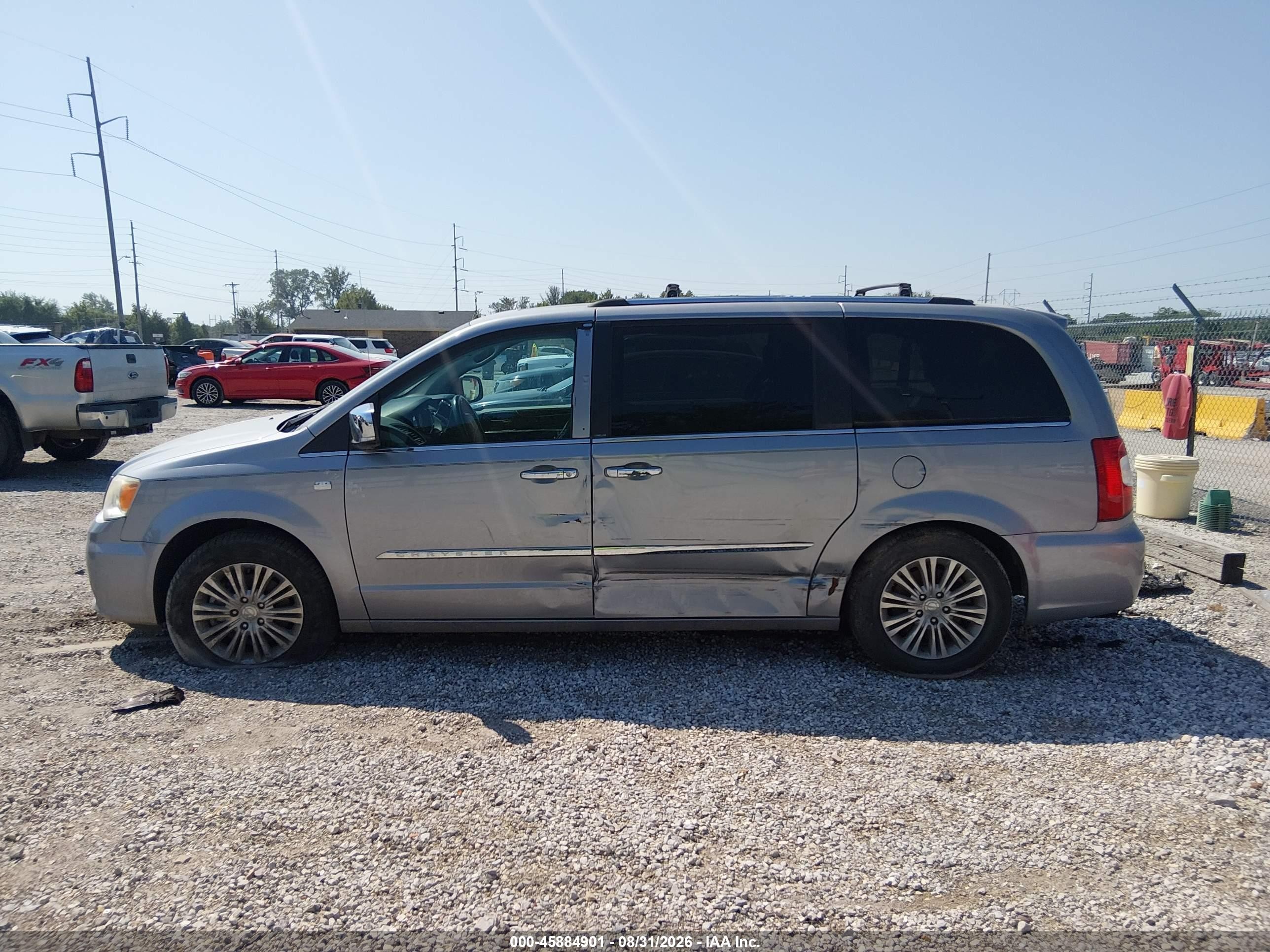 2014 Chrysler Town & Country Touring-l 30th Anniversary Серебряный vin: 2C4RC1CG2ER341250