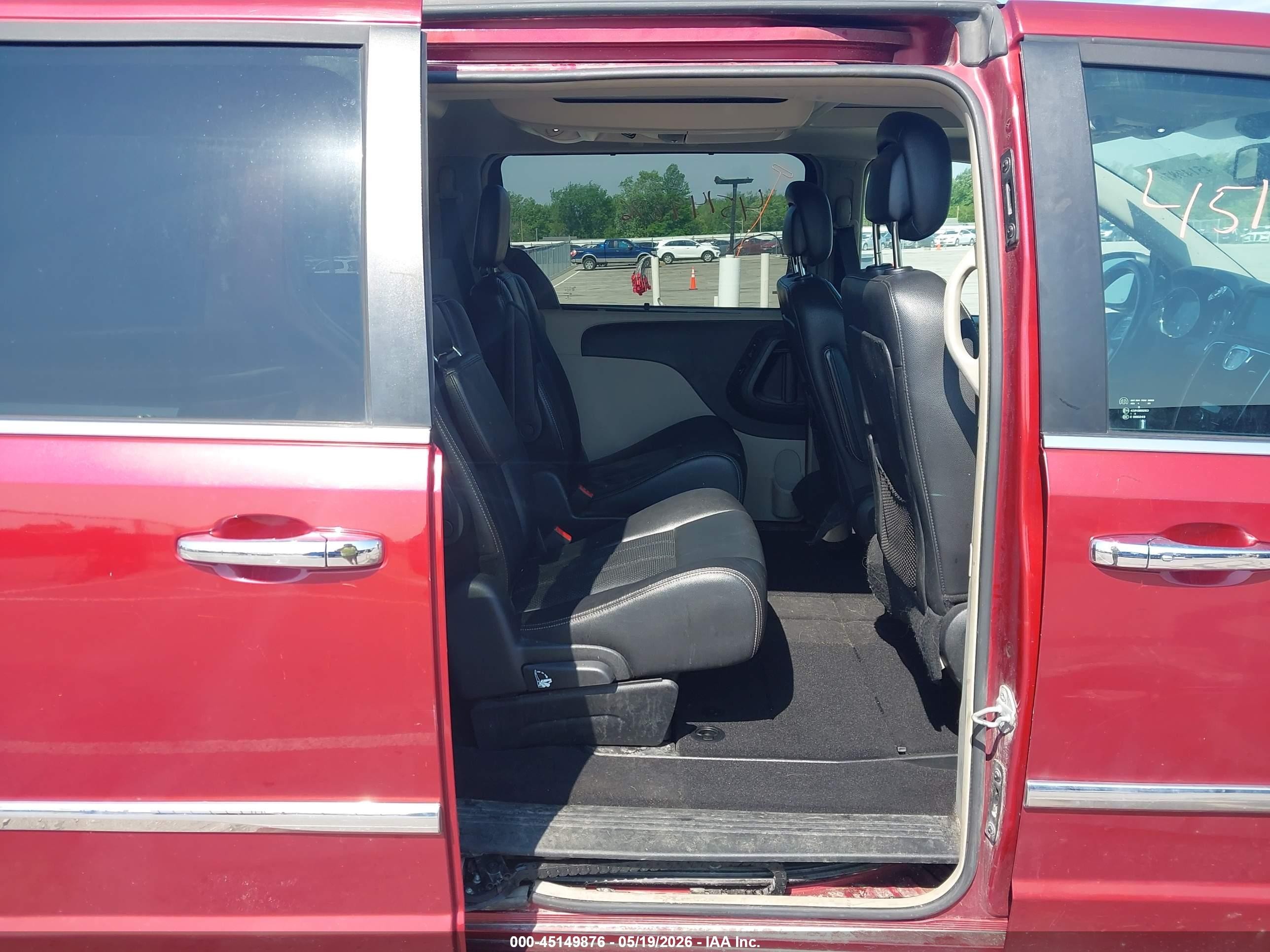 2014 Chrysler Town & Country Touring-l Red vin: 2C4RC1CG2ER367427