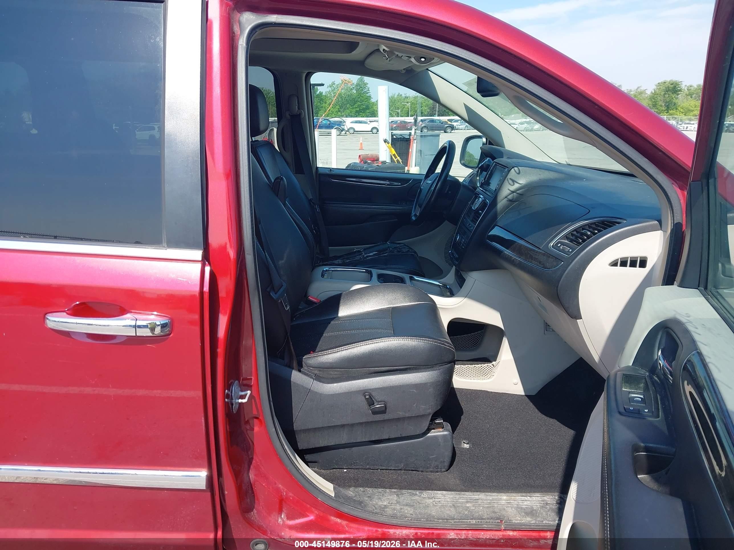 2014 Chrysler Town & Country Touring-l Red vin: 2C4RC1CG2ER367427