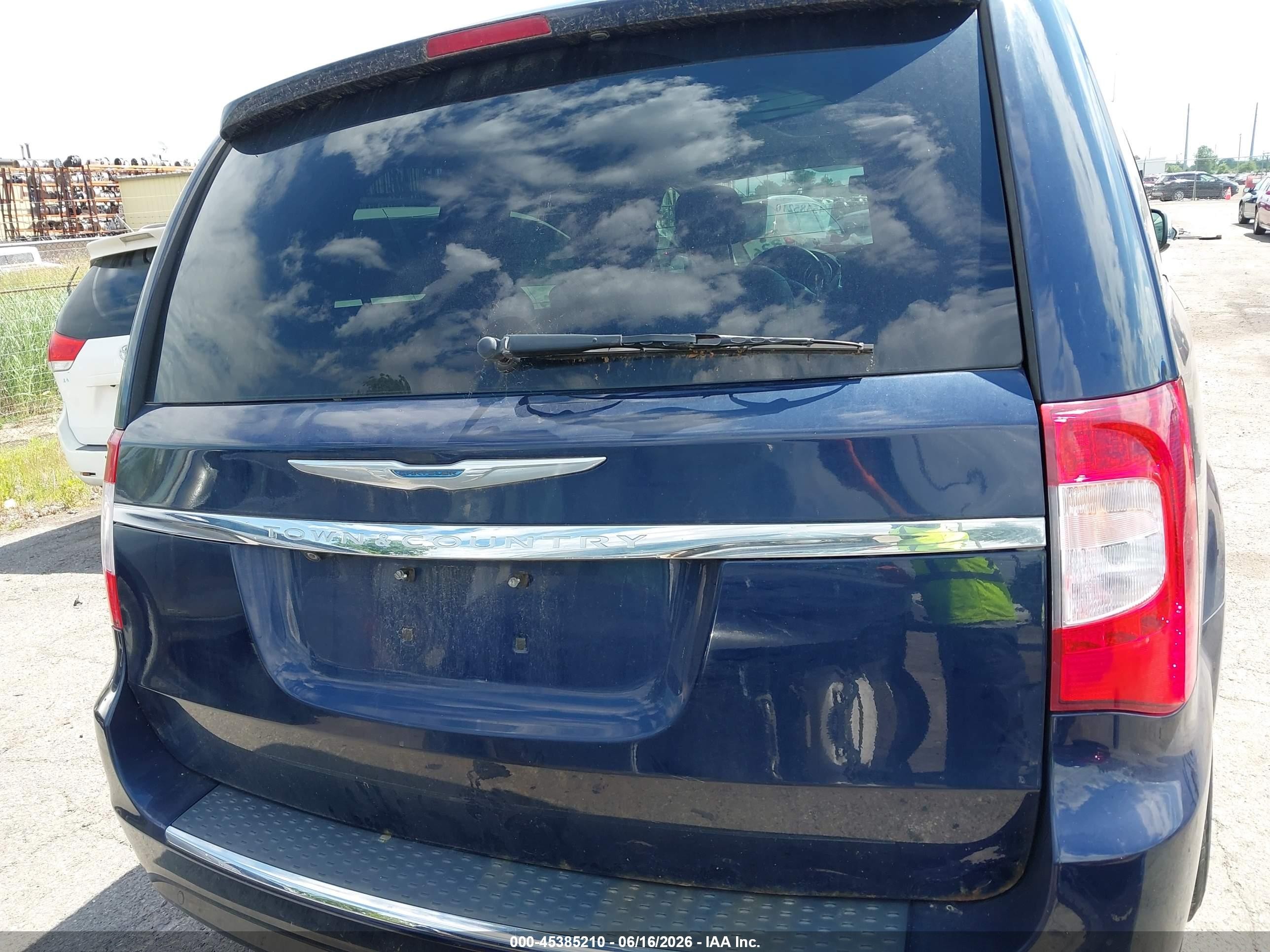 2014 Chrysler Town & Country Touring-l Blue vin: 2C4RC1CG2ER461601