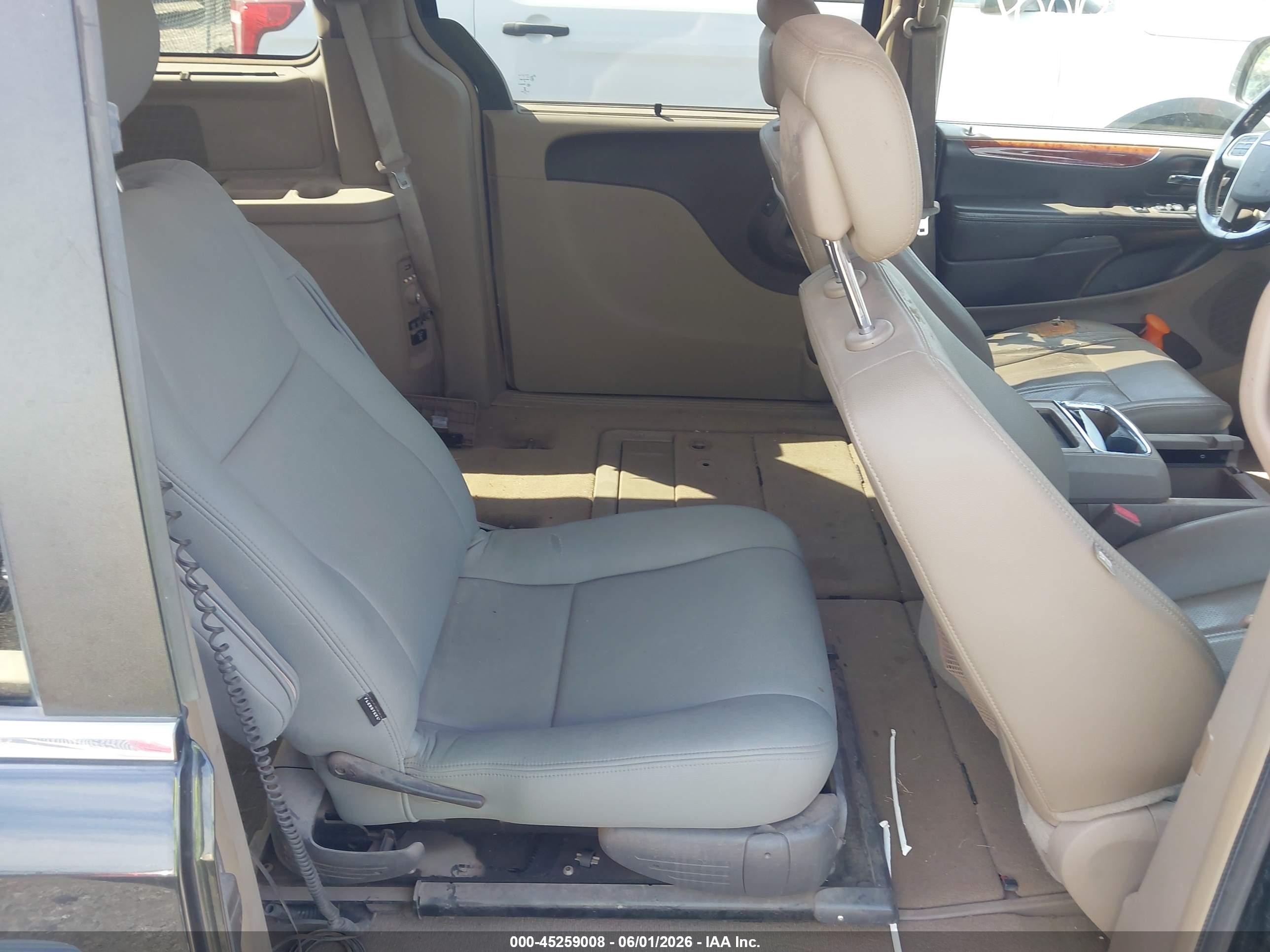 2015 Chrysler Town & Country Touring-l Черный vin: 2C4RC1CG2FR618464
