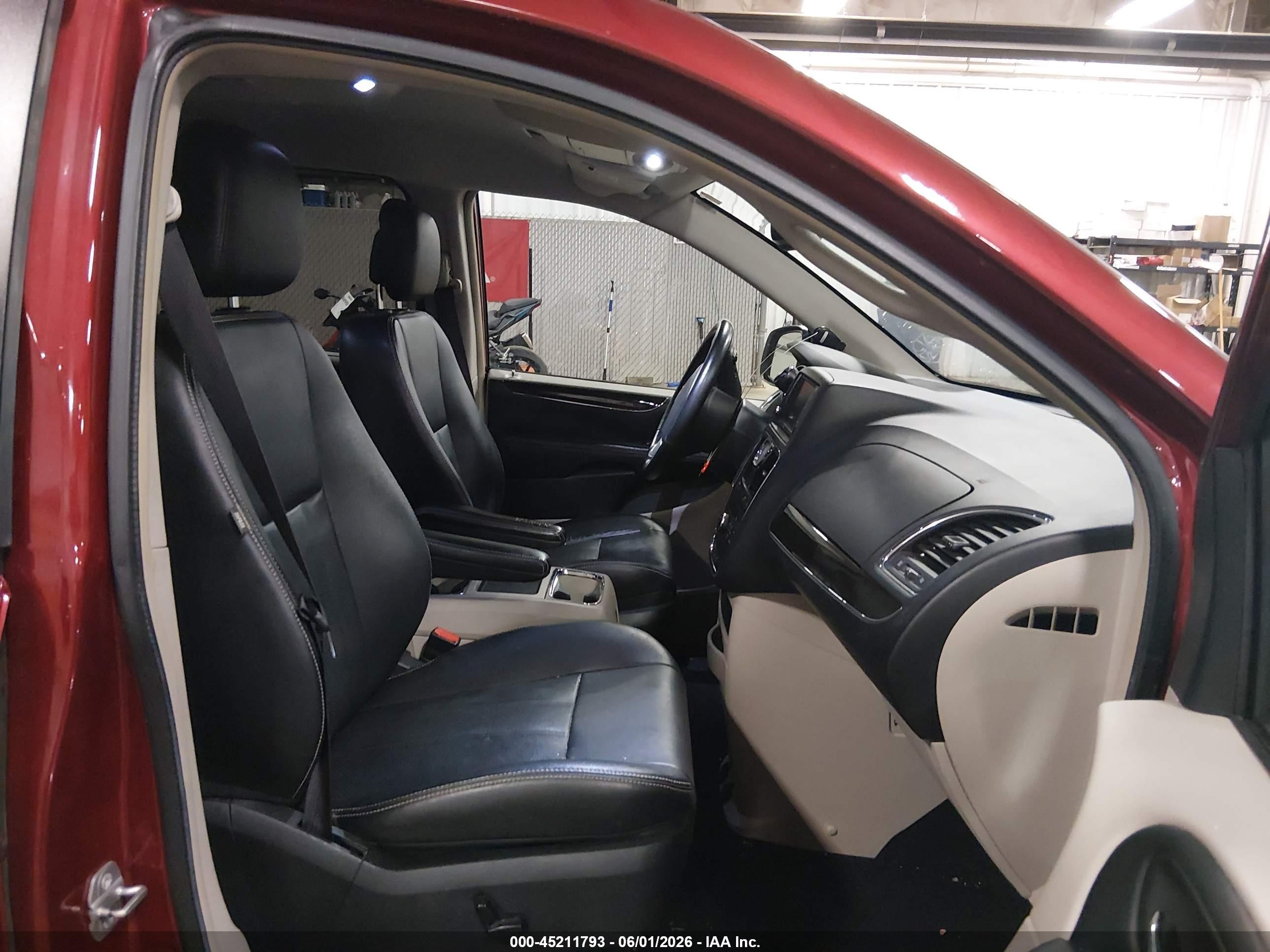 2015 Chrysler Town & Country Touring-l Темно-бордовый vin: 2C4RC1CG2FR742895