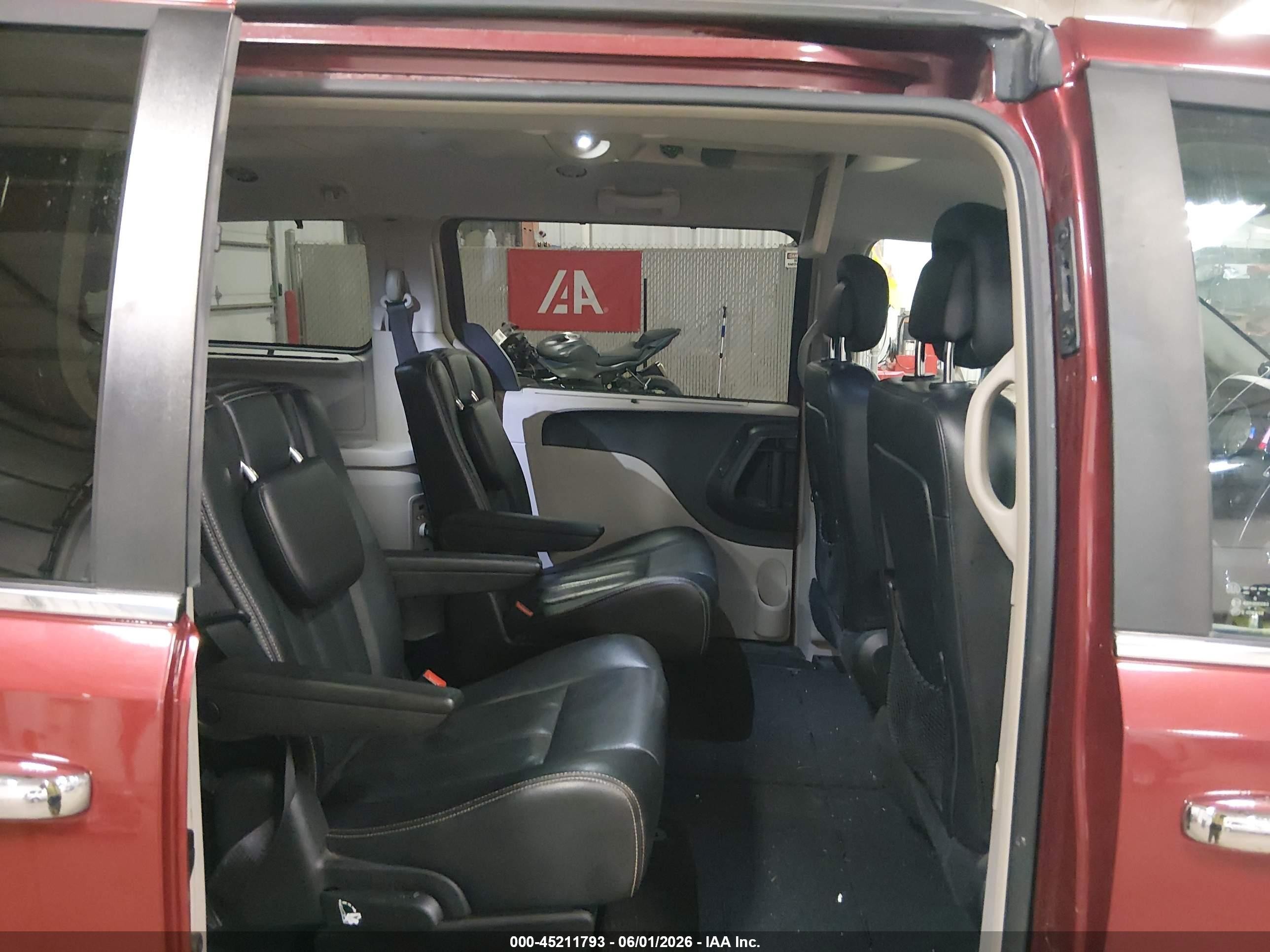 2015 Chrysler Town & Country Touring-l Темно-бордовый vin: 2C4RC1CG2FR742895