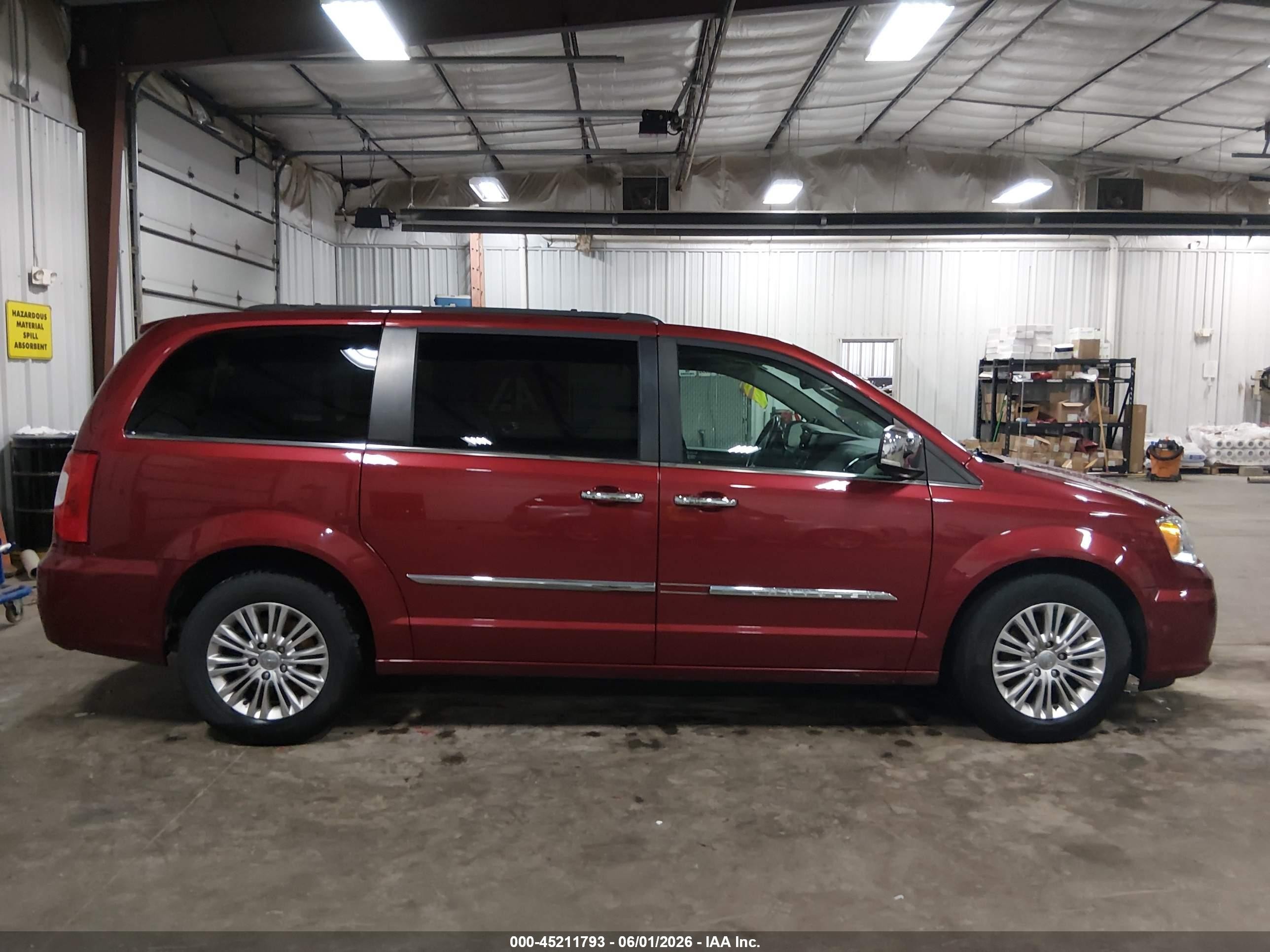 2015 Chrysler Town & Country Touring-l Темно-бордовый vin: 2C4RC1CG2FR742895