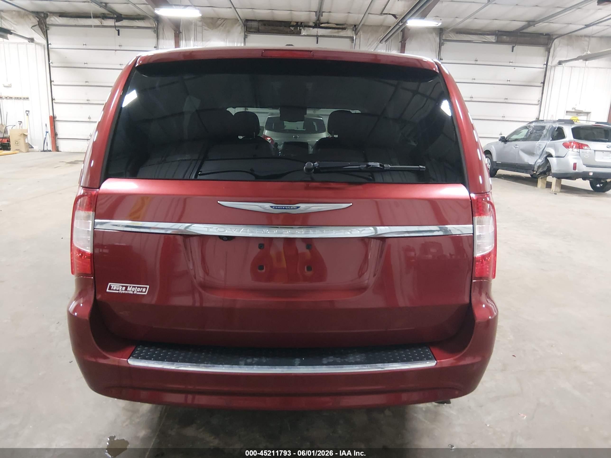 2015 Chrysler Town & Country Touring-l Темно-бордовый vin: 2C4RC1CG2FR742895