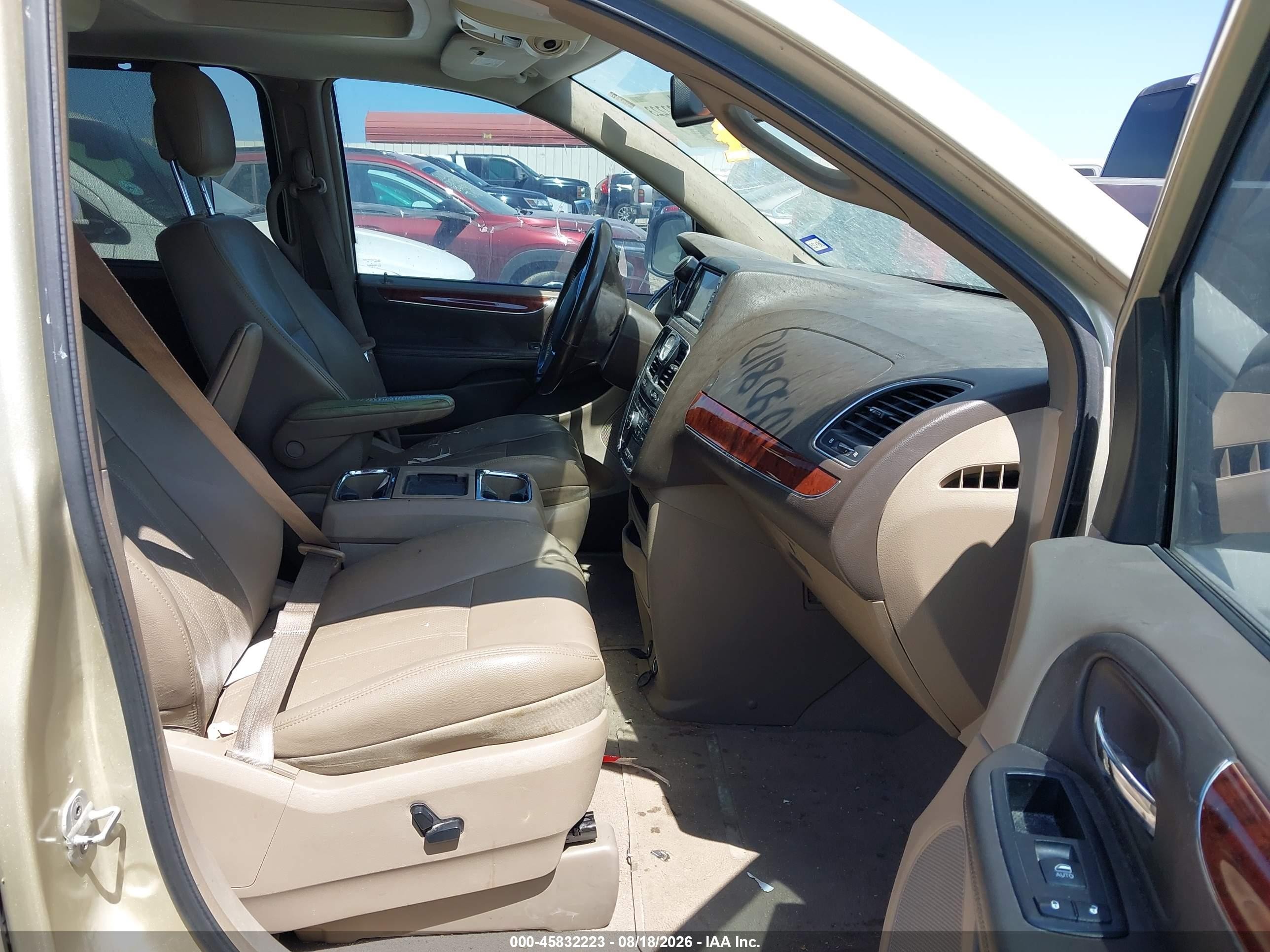 2012 Chrysler Town & Country Touring-l Gold vin: 2C4RC1CG3CR117482