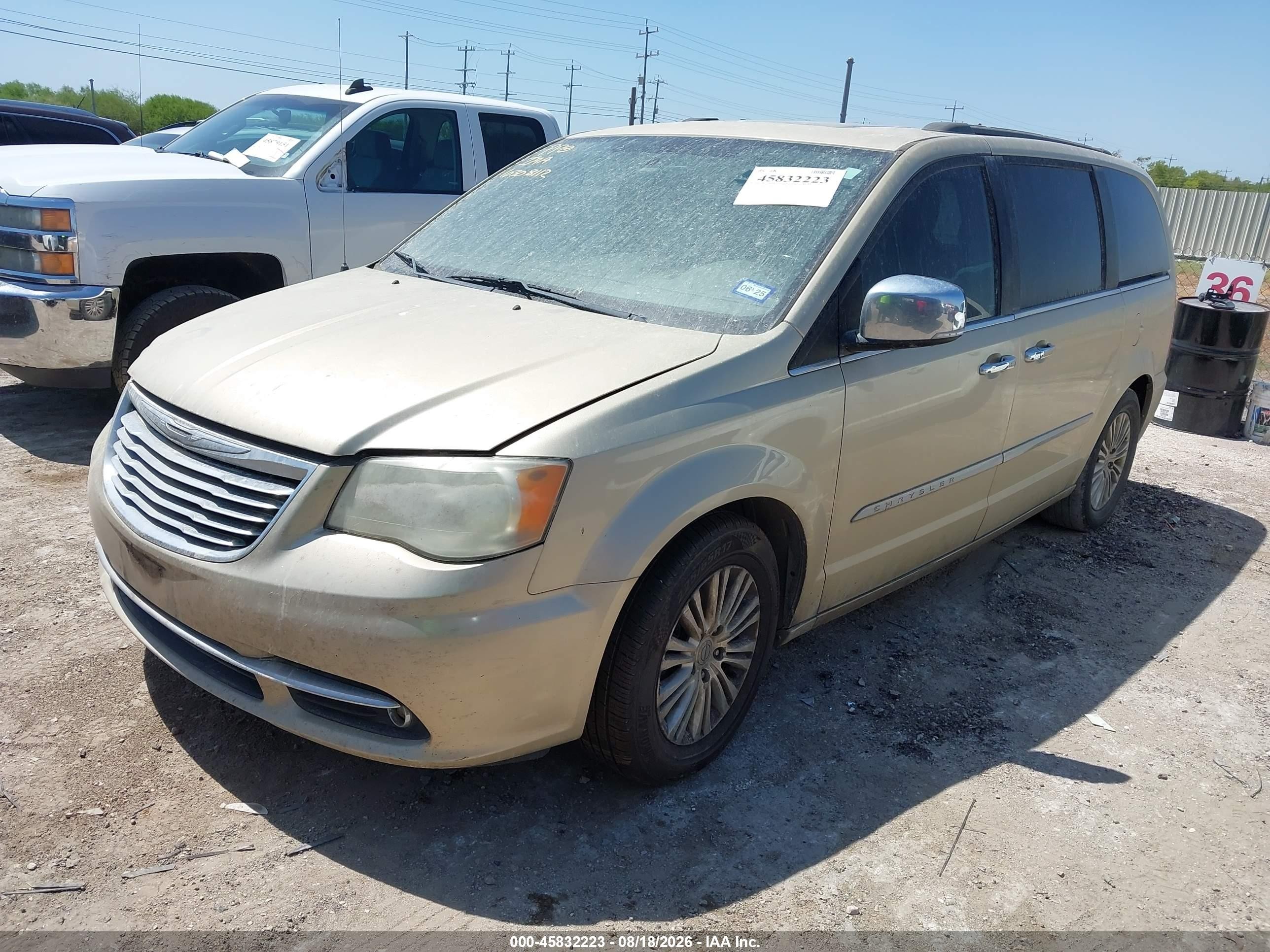 2012 Chrysler Town & Country Touring-l Gold vin: 2C4RC1CG3CR117482