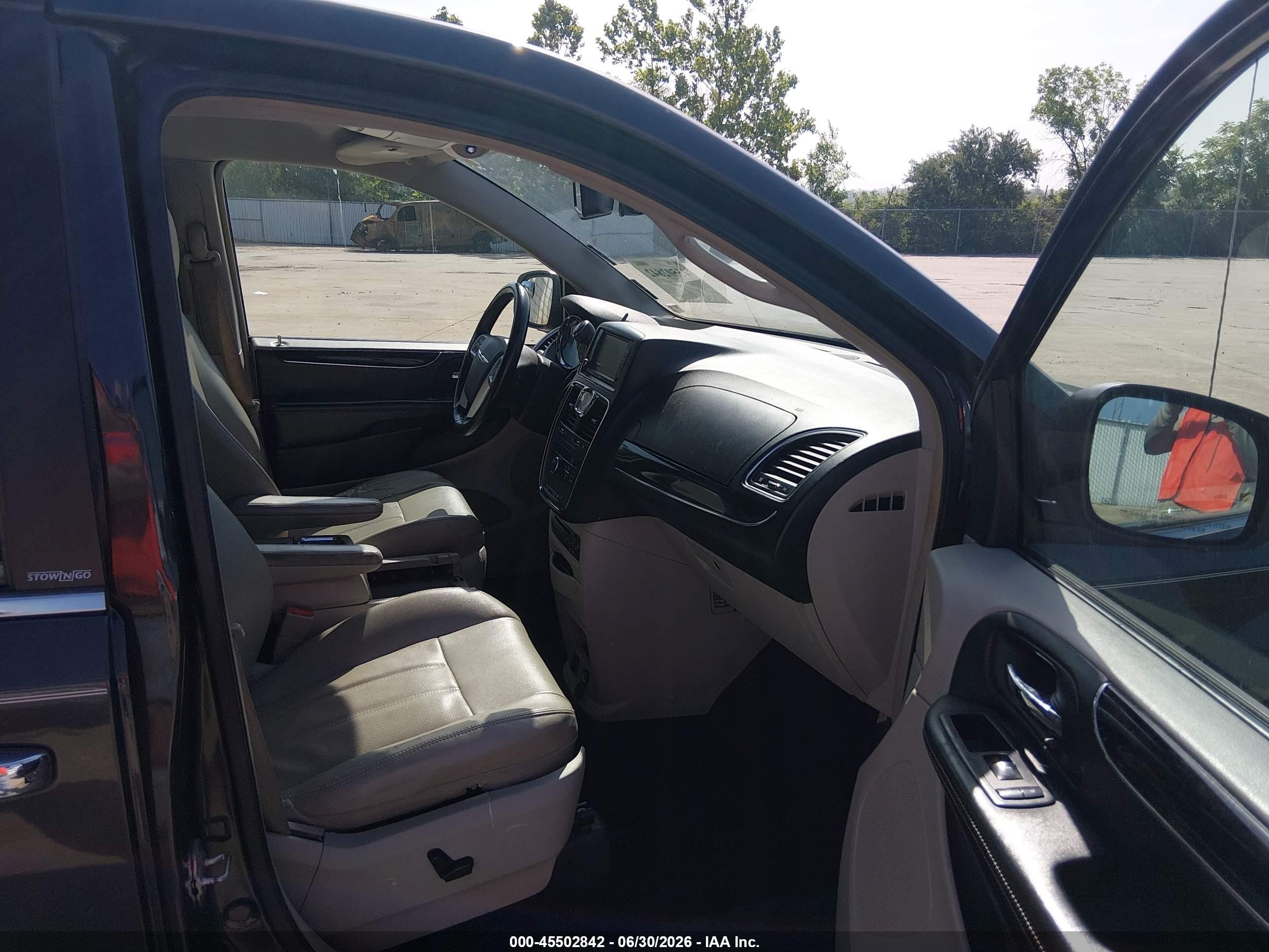 2012 Chrysler Town & Country Touring-l Gray vin: 2C4RC1CG3CR208977