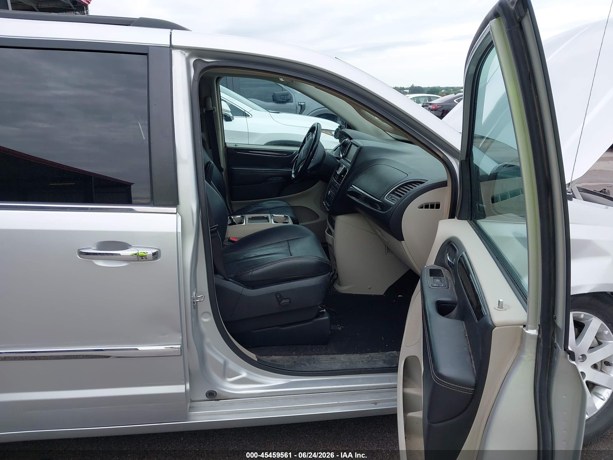 2012 Chrysler Town & Country Touring-l Silver vin: 2C4RC1CG3CR232616