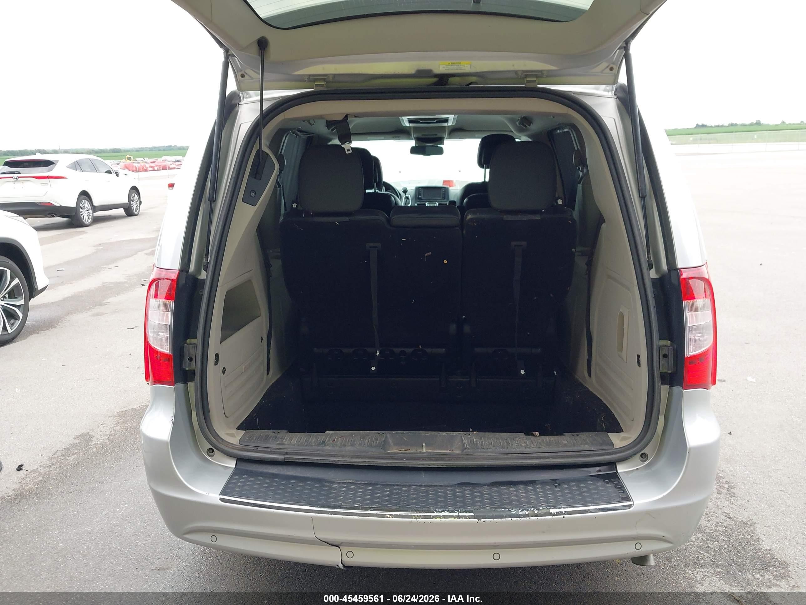 2012 Chrysler Town & Country Touring-l Silver vin: 2C4RC1CG3CR232616