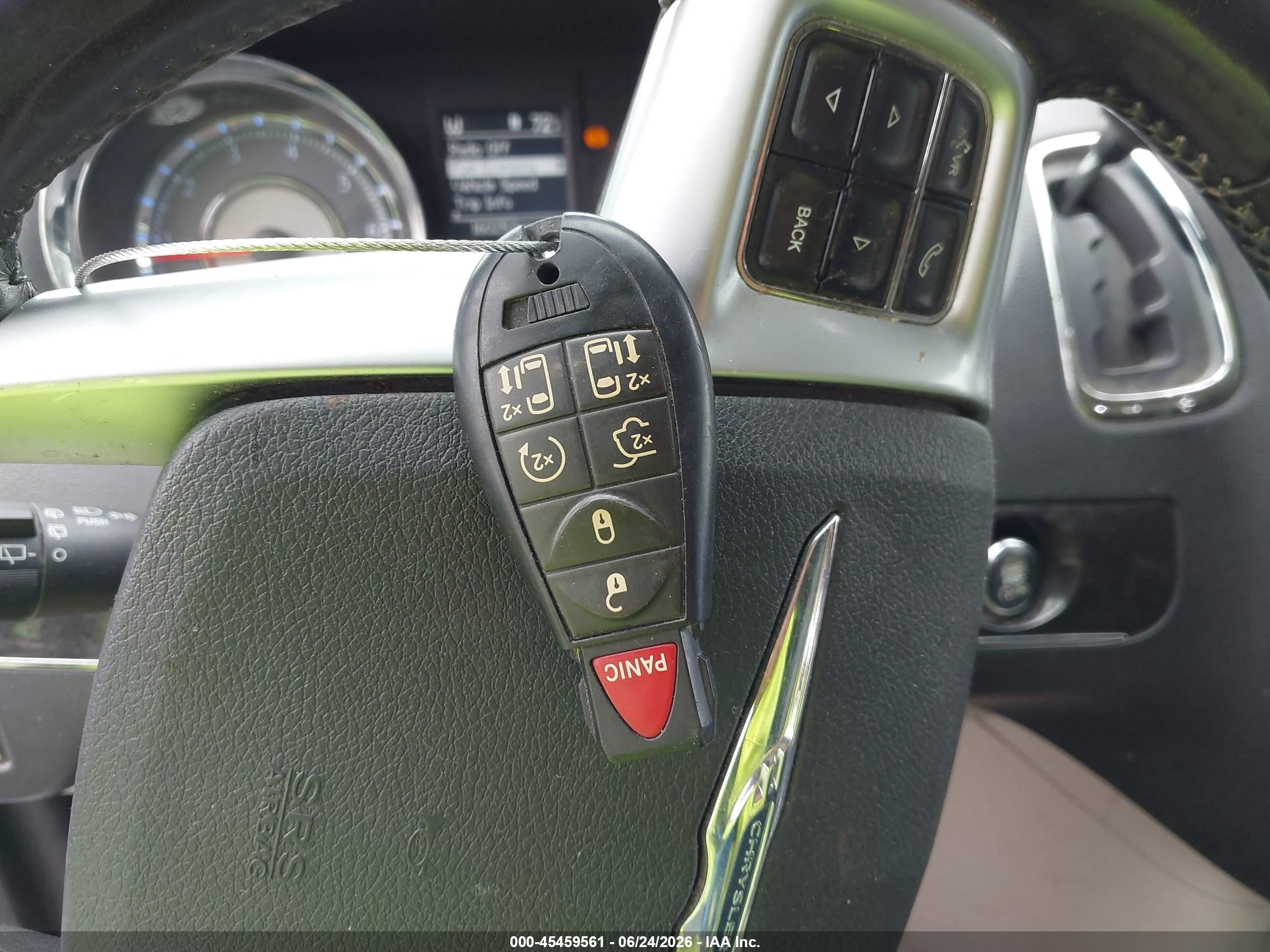 2012 Chrysler Town & Country Touring-l Silver vin: 2C4RC1CG3CR232616