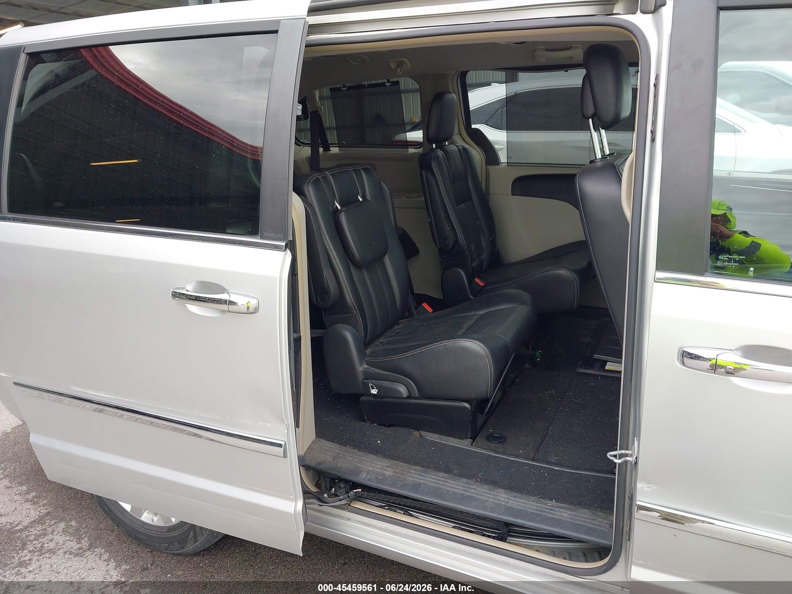 2012 Chrysler Town & Country Touring-l Silver vin: 2C4RC1CG3CR232616
