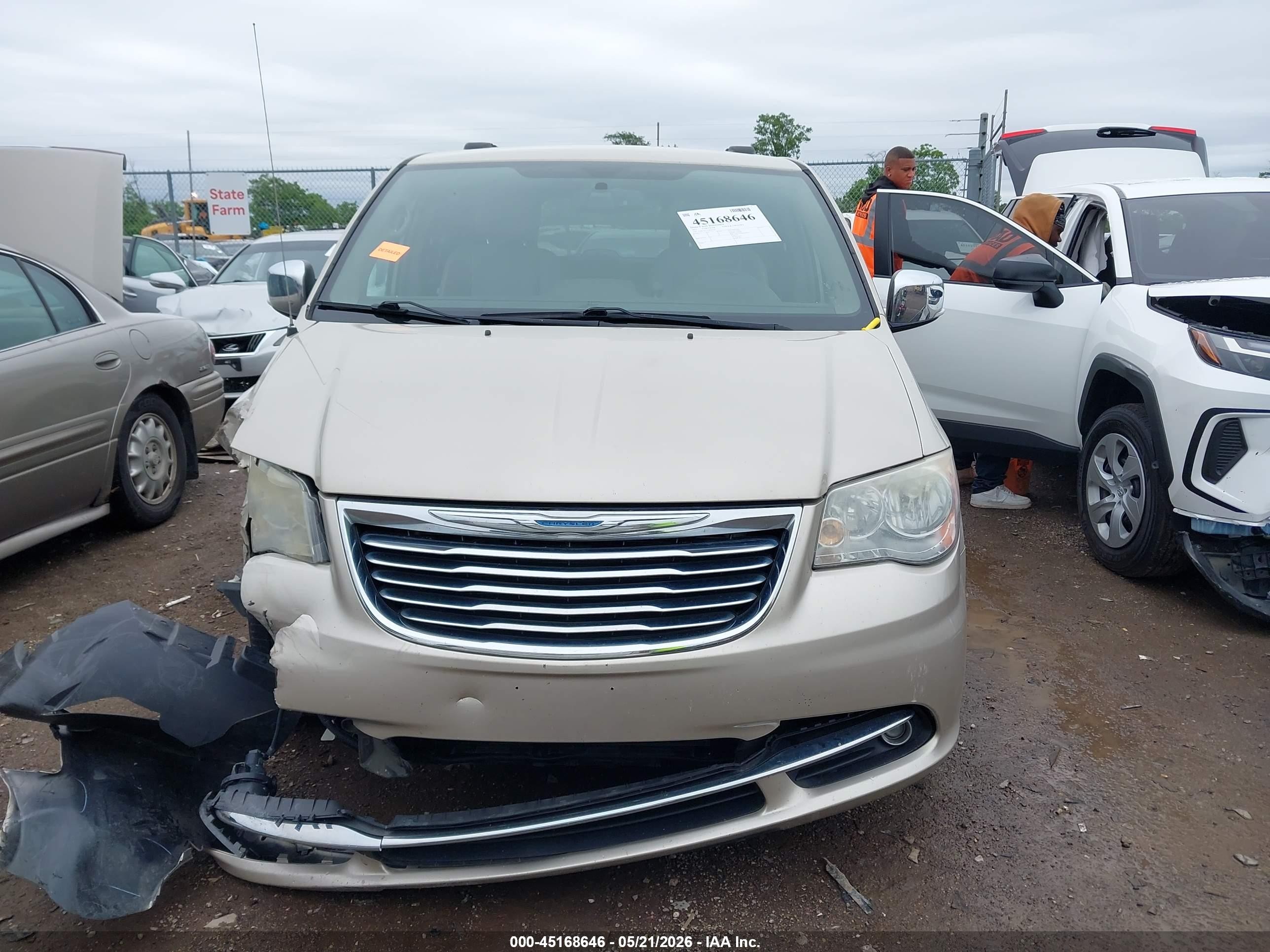 2012 Chrysler Town & Country Touring-l Gold vin: 2C4RC1CG3CR401730