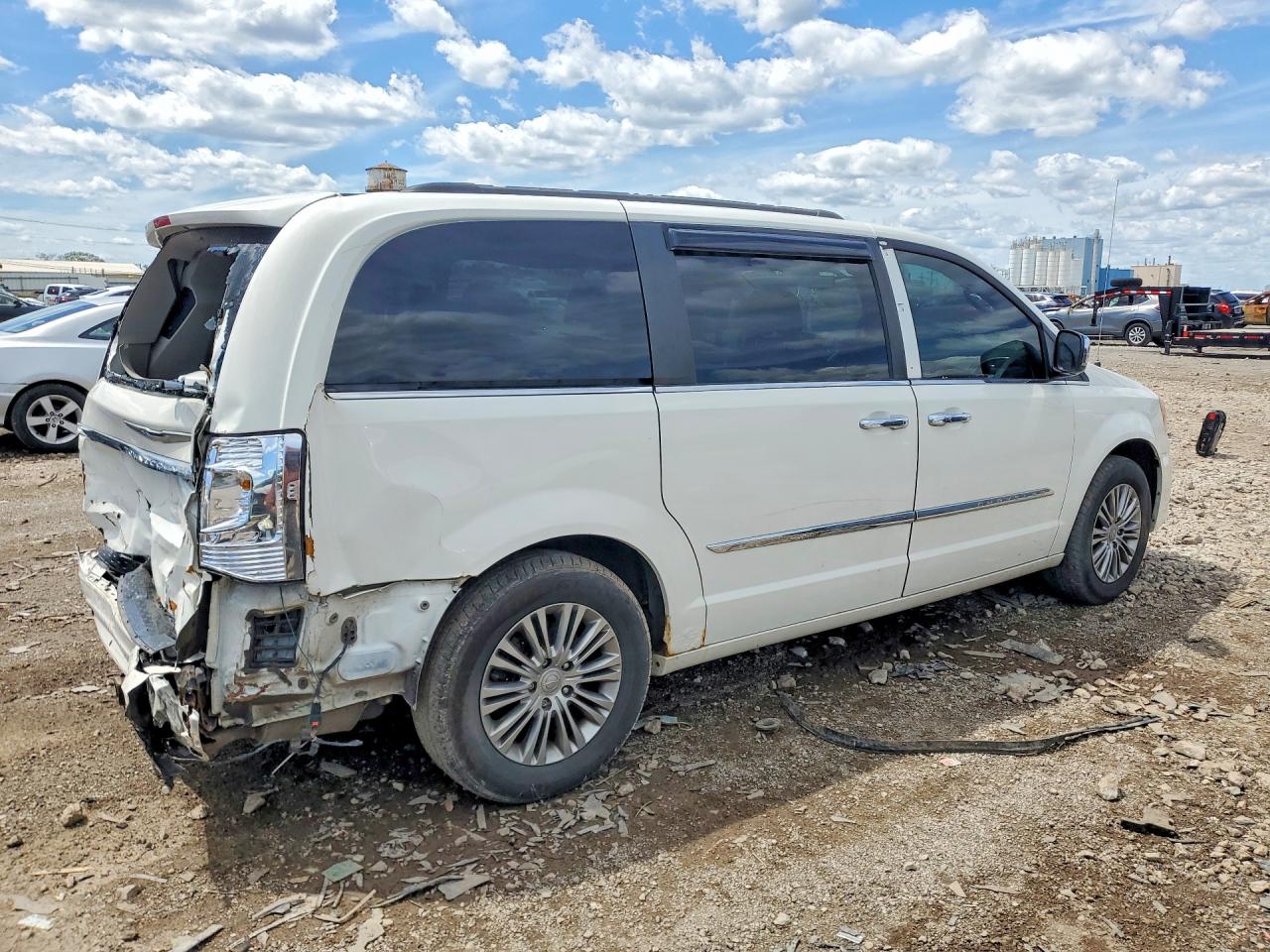 2013 Chrysler Town-country White vin: 2C4RC1CG3DR542380