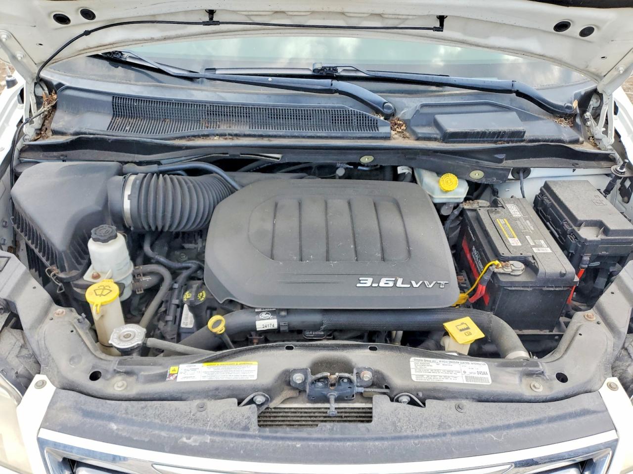 2013 Chrysler Town-country White vin: 2C4RC1CG3DR542380