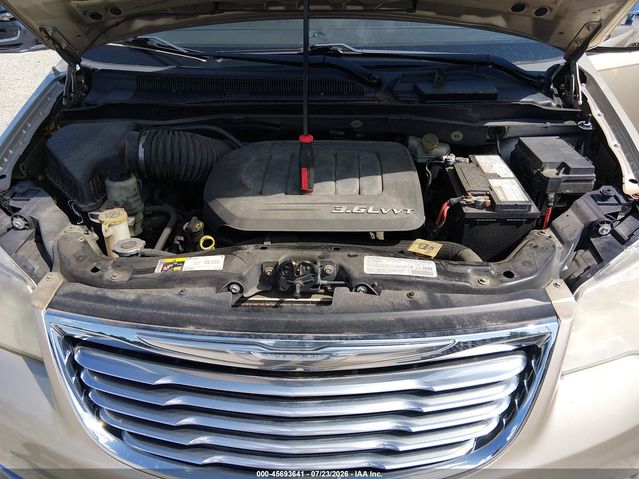 2013 Chrysler Town & Country Touring-l Золотой vin: 2C4RC1CG3DR571832
