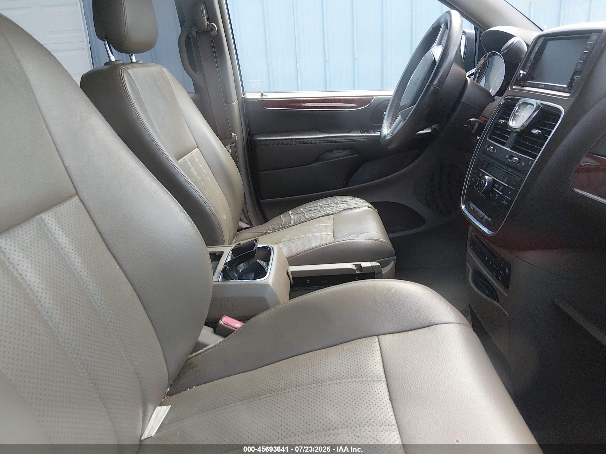 2013 Chrysler Town & Country Touring-l Золотой vin: 2C4RC1CG3DR571832